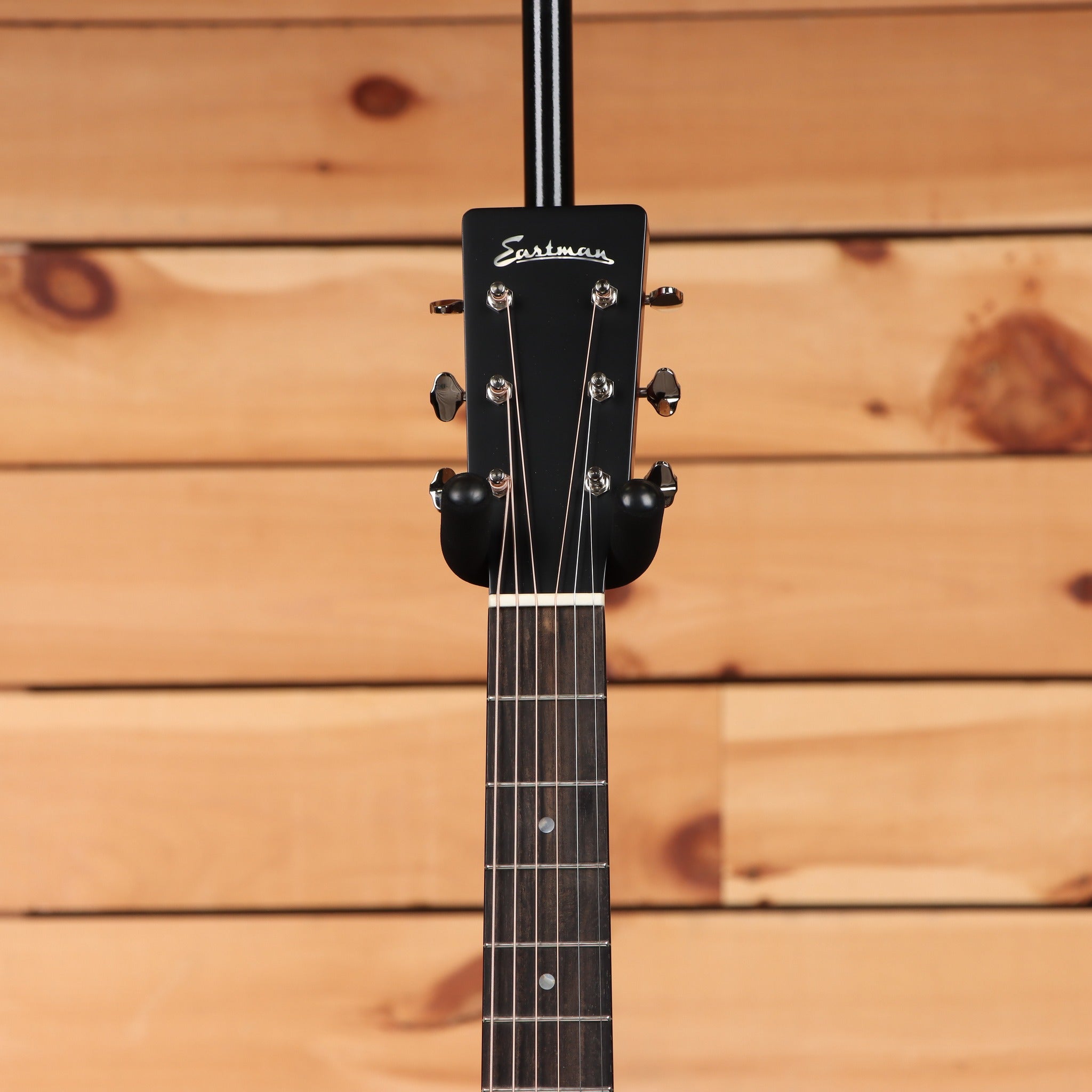 Eastman E1OM Deluxe - Natural – Righteous Guitars