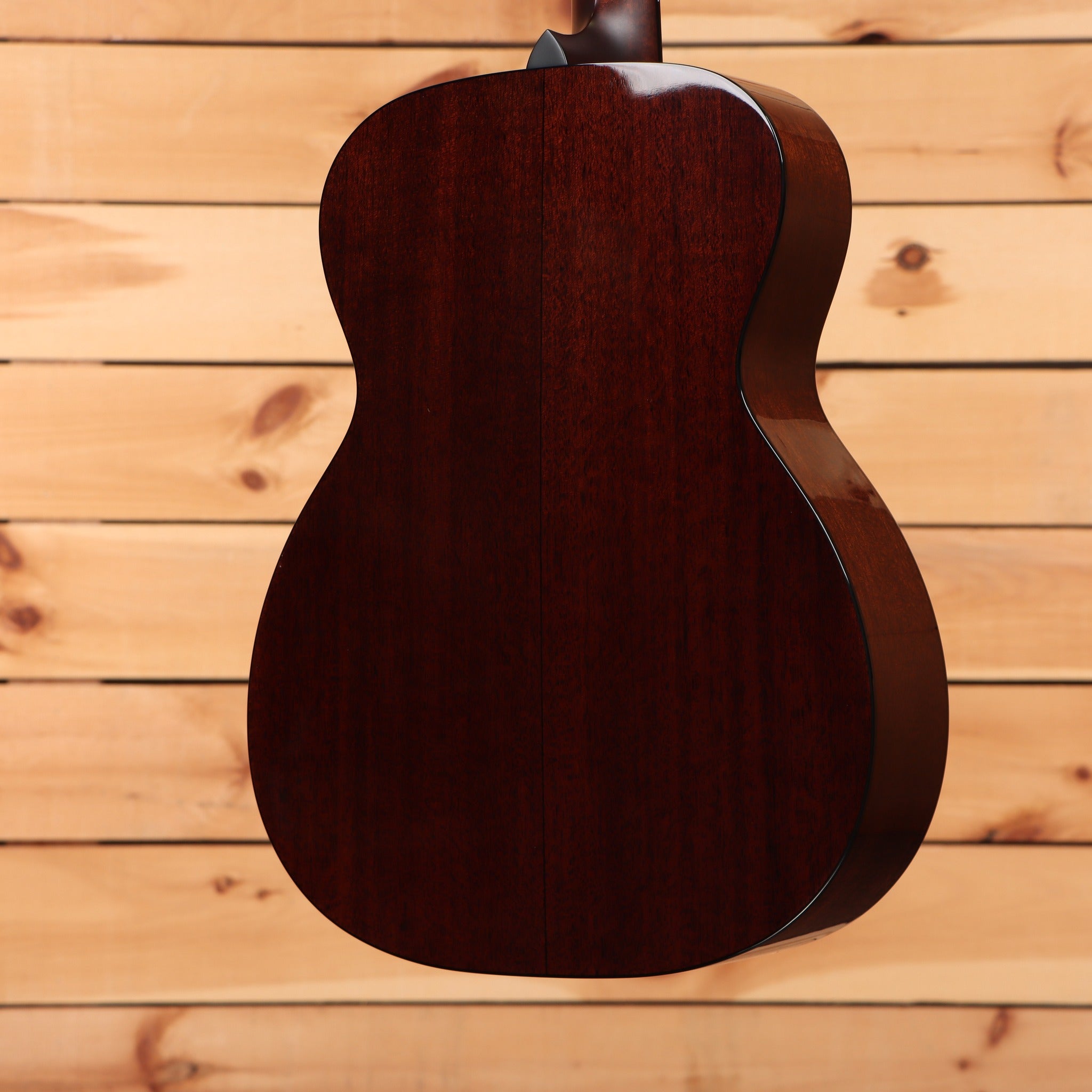 Bourgeois Country Boy TS acoustic guitar Sunburst with solid mahogany back and sides