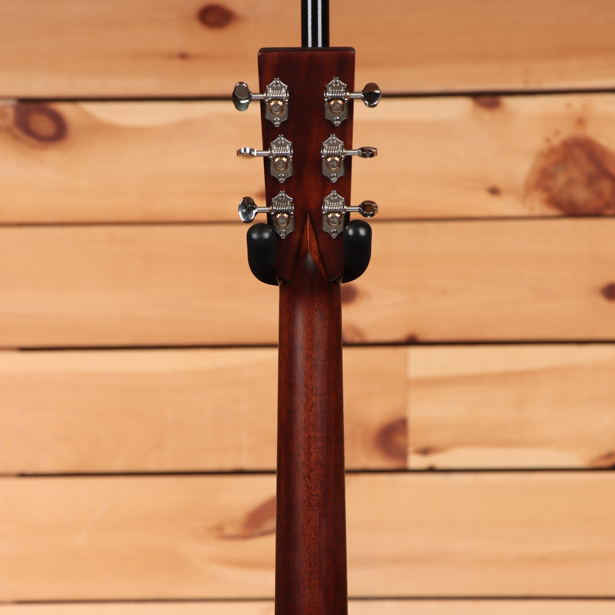 Bourgeois Country Boy TS acoustic guitar Sunburst back of mahogany neck with chrome tuners