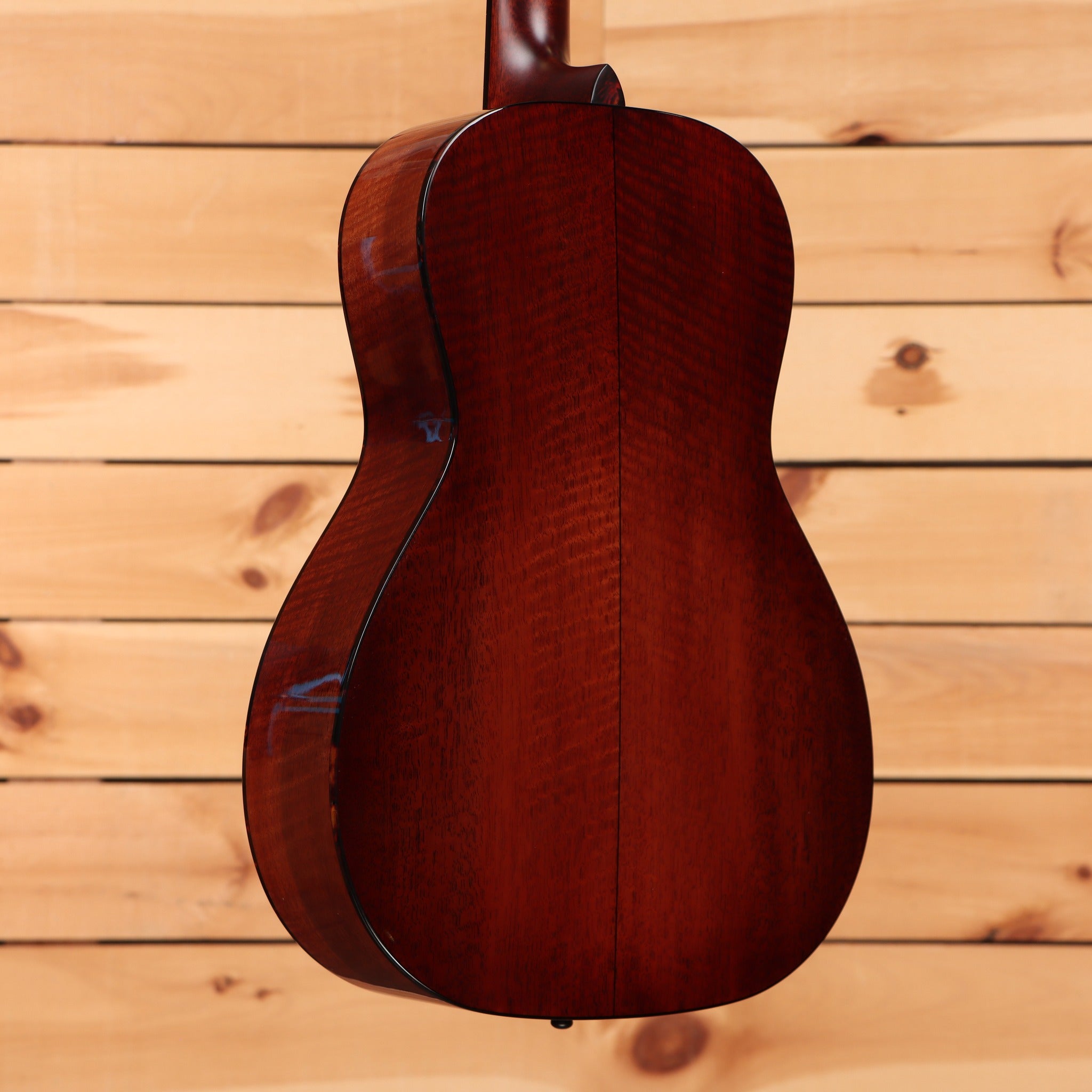 Eastman E10P-TC parlor acoustic guitar Natural finish with figured mahogany back and sides