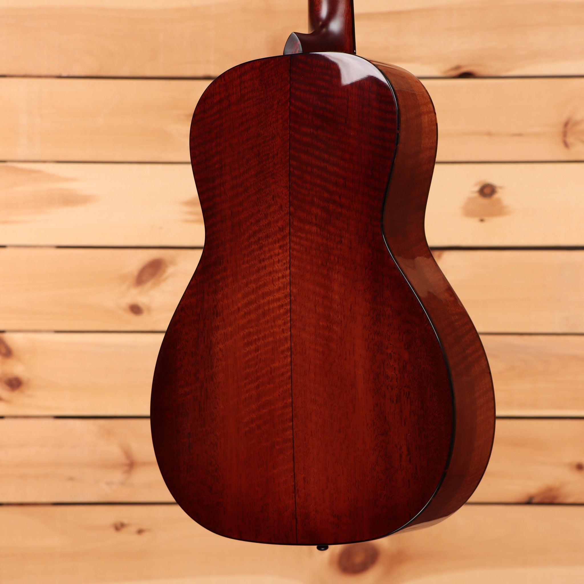 Eastman E10P-TC parlor acoustic guitar Natural finish with figured mahogany back and sunburst edge shading