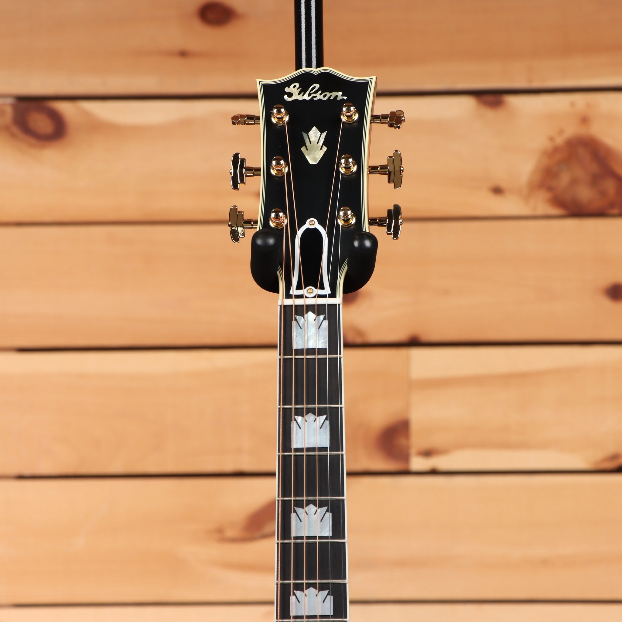 Gibson Pre-War SJ-200 Rosewood acoustic guitar Vintage Sunburst with ebony fretboard and crown inlays gold tuners