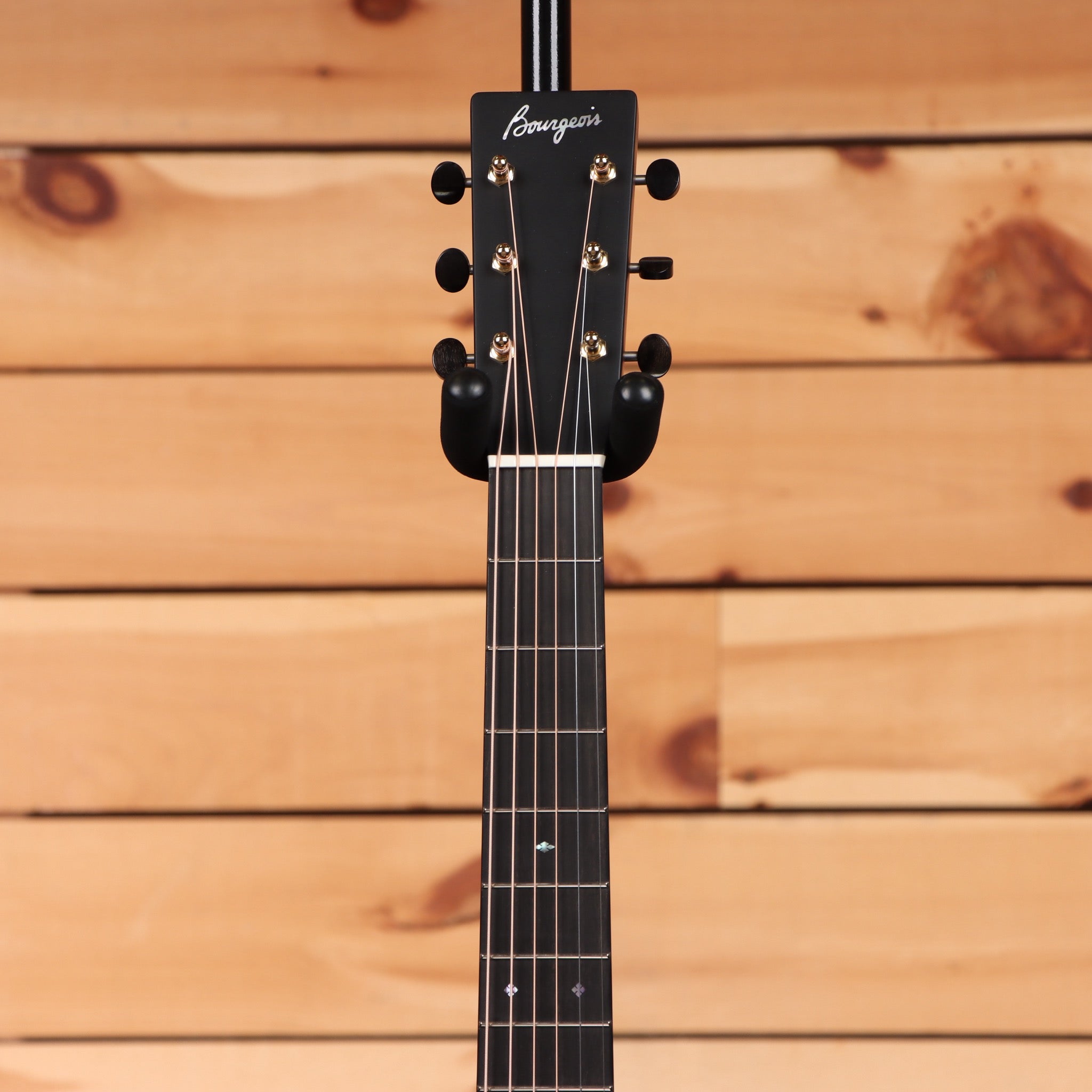 Bourgeois Touchstone Soloist OMC acoustic guitar Natural with ebony fretboard and diamond inlays gold tuners