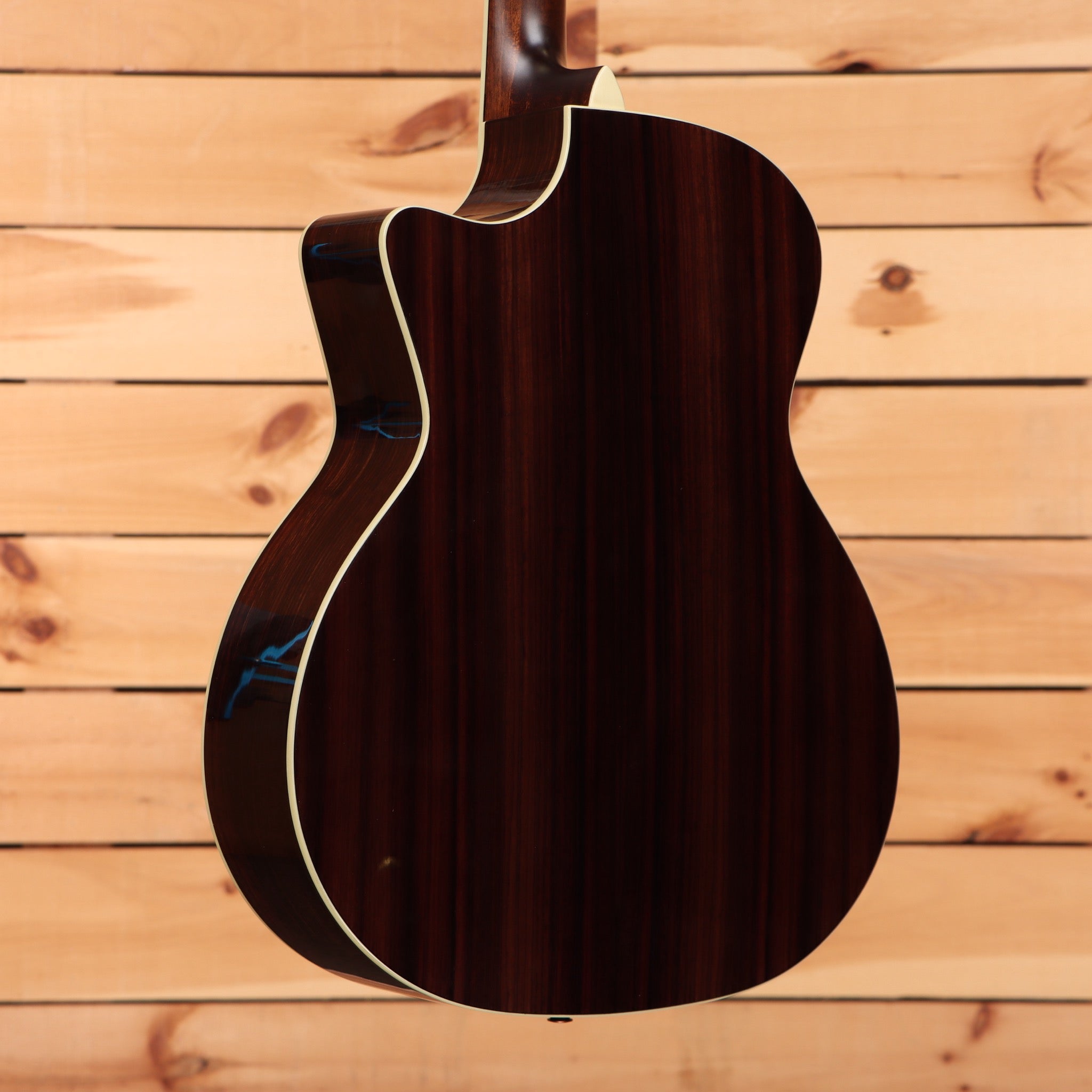 Eastman AC422CE acoustic-electric guitar Natural with cutaway and rosewood back and sides with cream binding