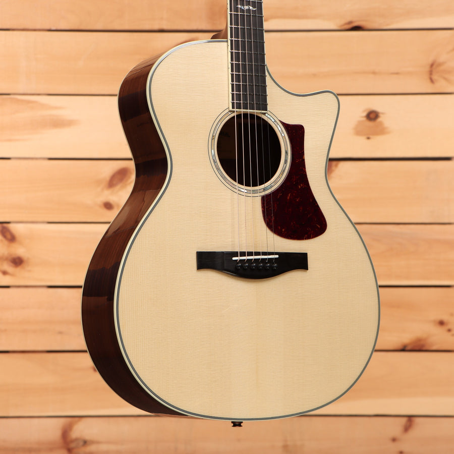 Eastman AC422CE Grand Auditorium acoustic-electric guitar Natural finish with venetian cutaway and tortoise pickguard