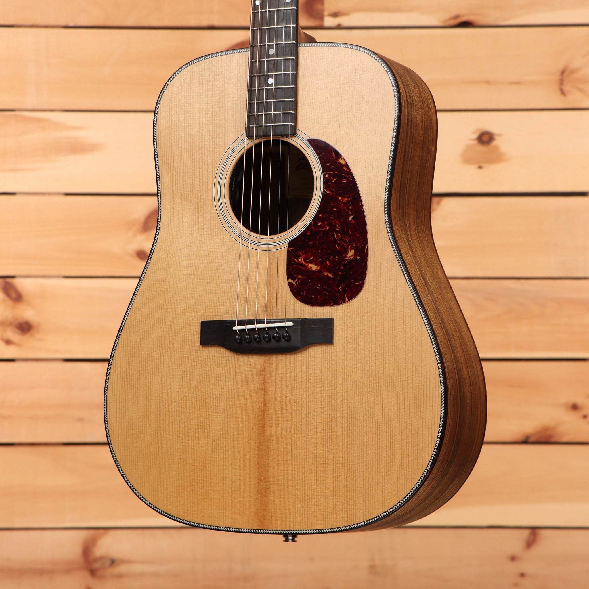 Eastman E3DE dreadnought acoustic guitar natural finish with tortoise pickguard and herringbone binding