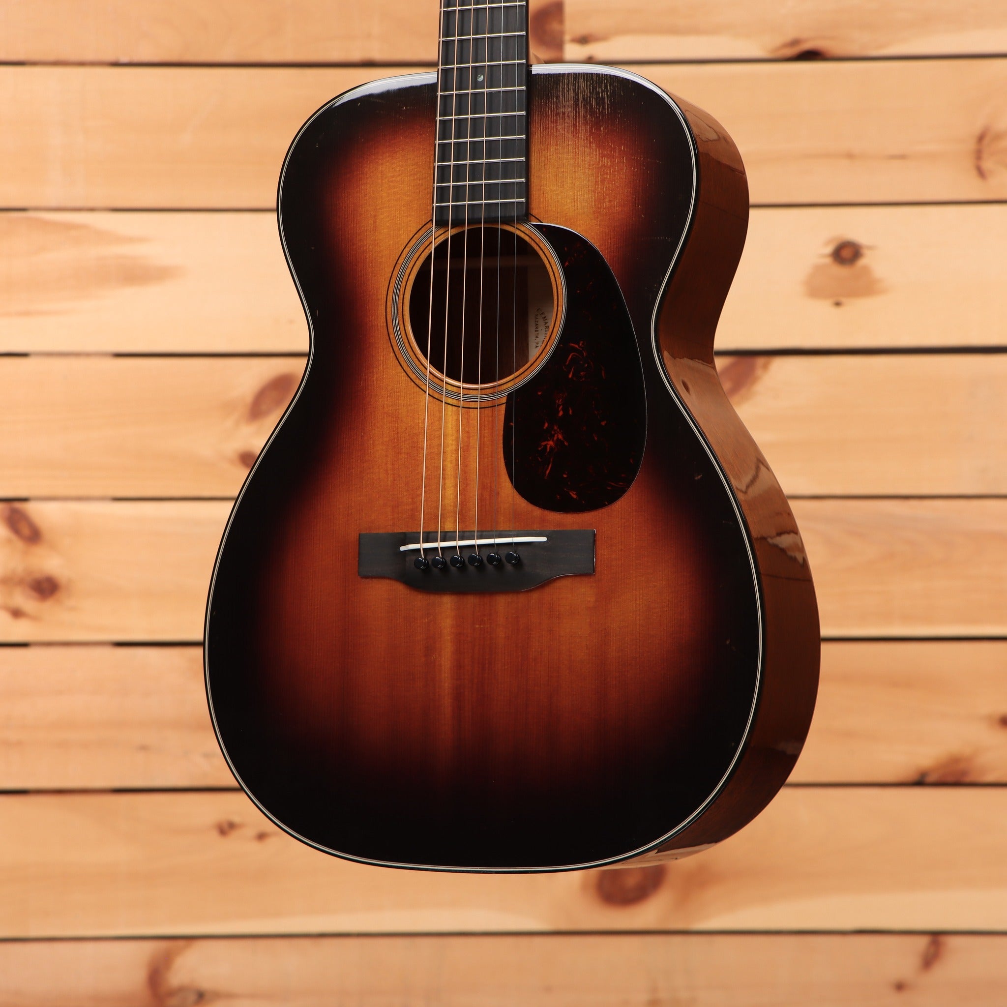 Martin 00-18 Joe Bonamassa acoustic guitar 1937 Sunburst finish with tortoise pickguard and ebony fretboard