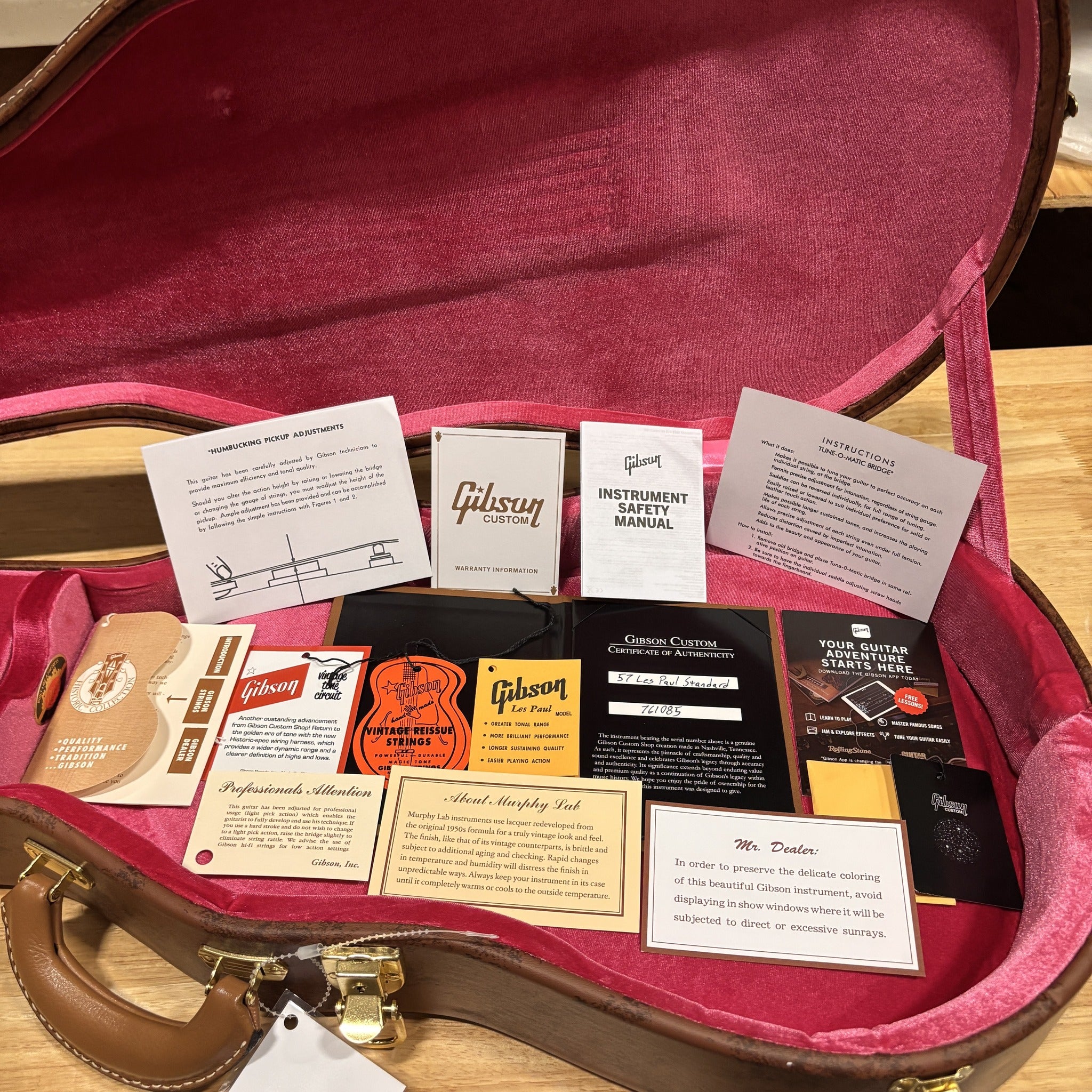 Gibson 1957 Les Paul Goldtop Darkback Reissue Double Gold hardshell case with certificate of authenticity and documentation