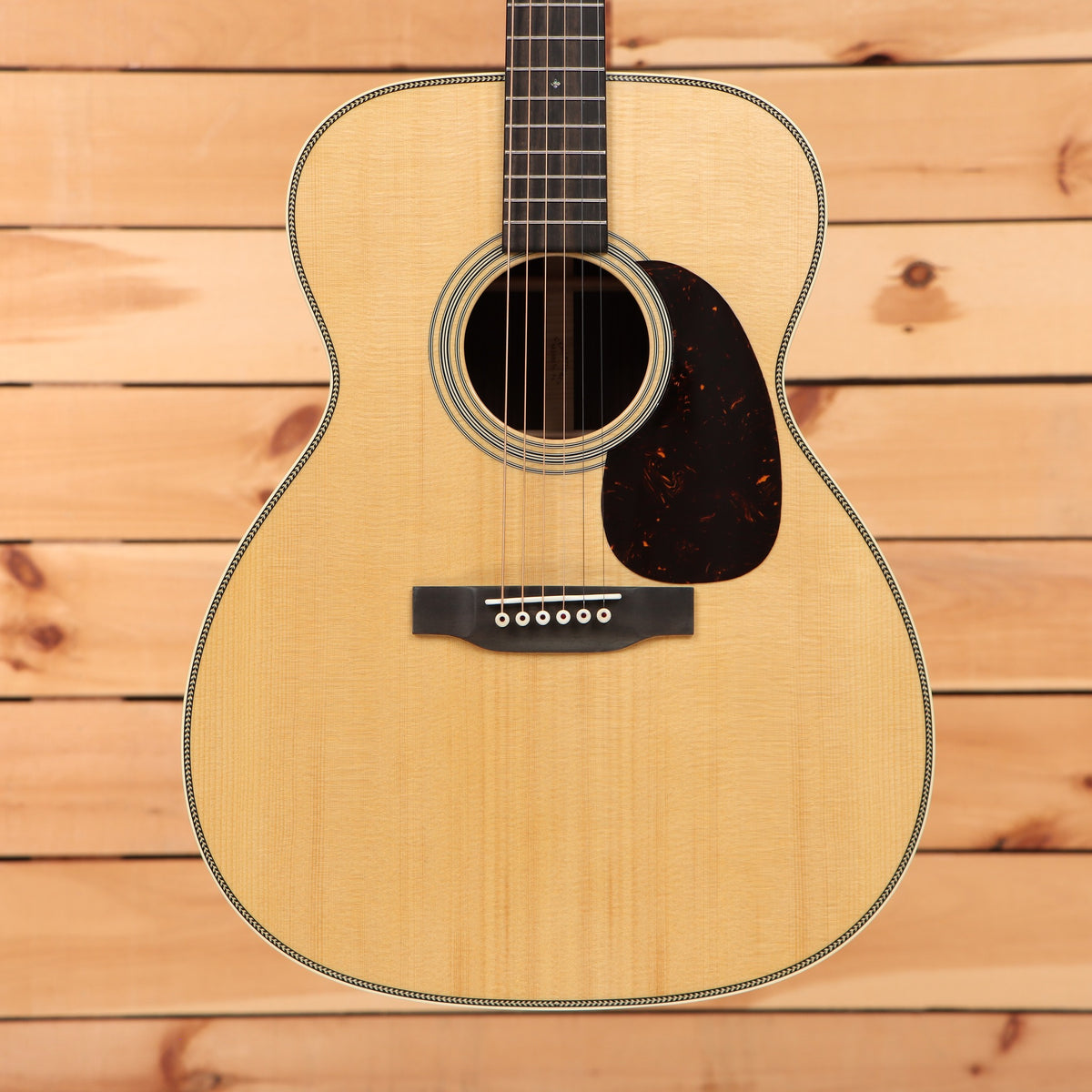 Martin M-28 000 acoustic guitar Aging Toner with herringbone body binding and tortoiseshell pickguard
