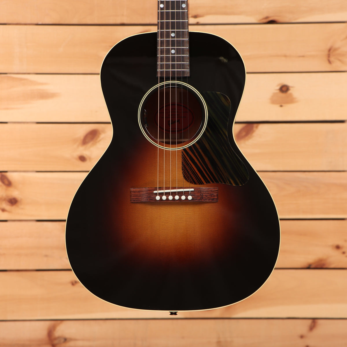 Gibson L-00 Original parlor acoustic guitar Vintage Sunburst with tortoise pickguard and rosewood bridge