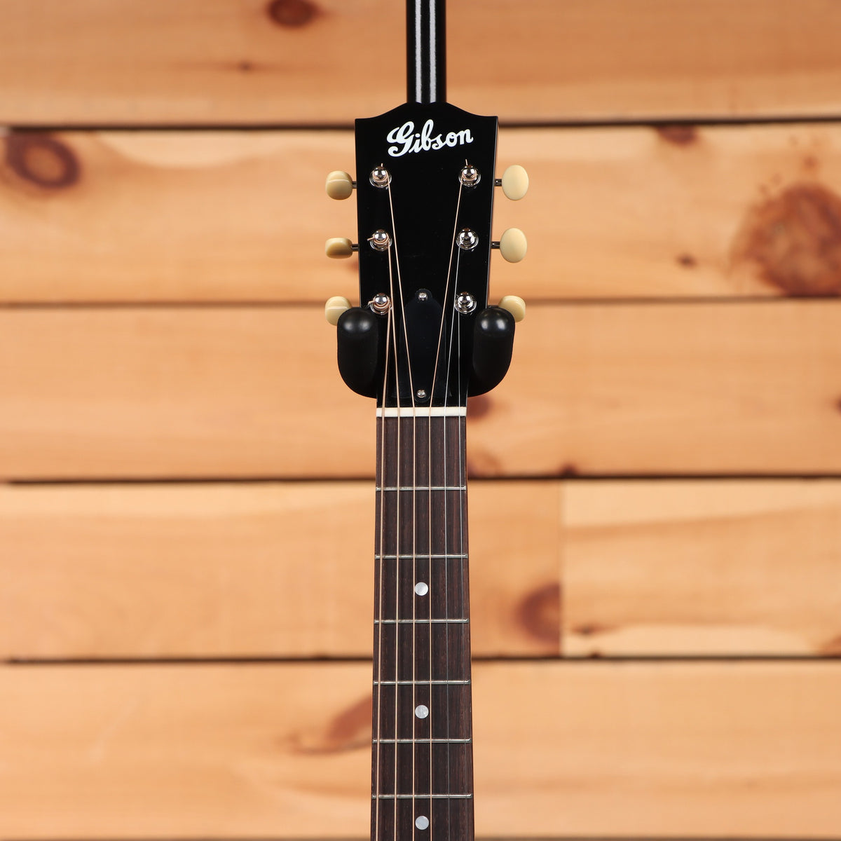Gibson L-00 Original acoustic guitar Vintage Sunburst with black headstock rosewood fretboard and vintage-style tuners