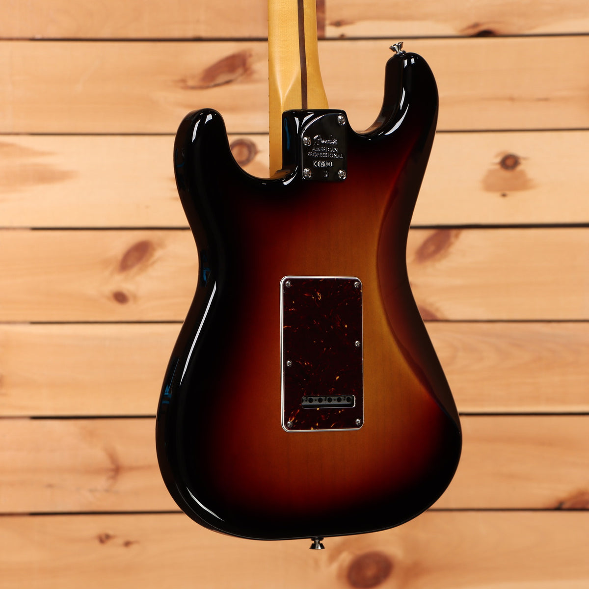 Fender American Professional Stratocaster electric guitar 3-Tone Sunburst with tortoiseshell tremolo cavity cover maple neck