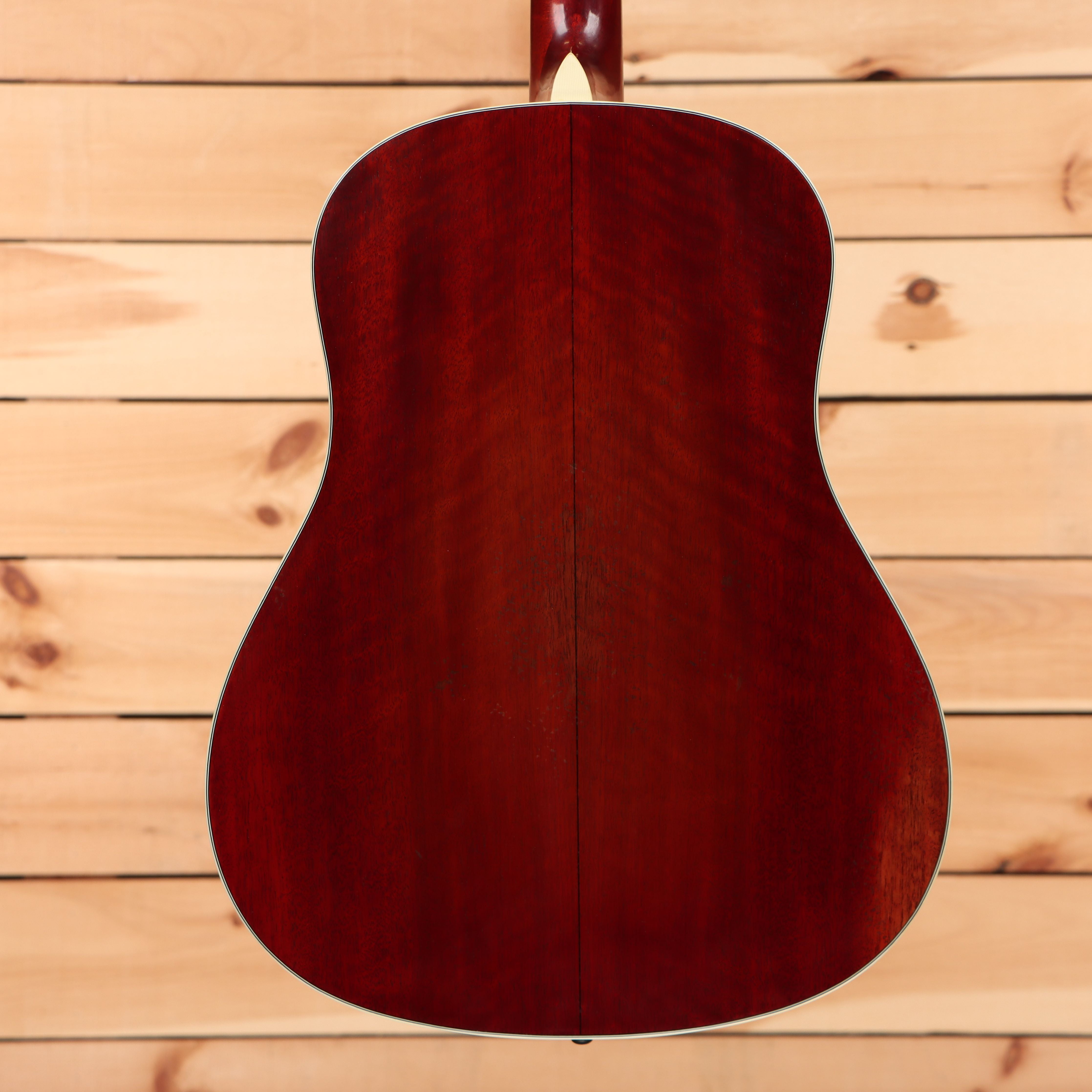 Eastman E10ssv acoustic guitar antique classic finish dreadnought body with center seam detail