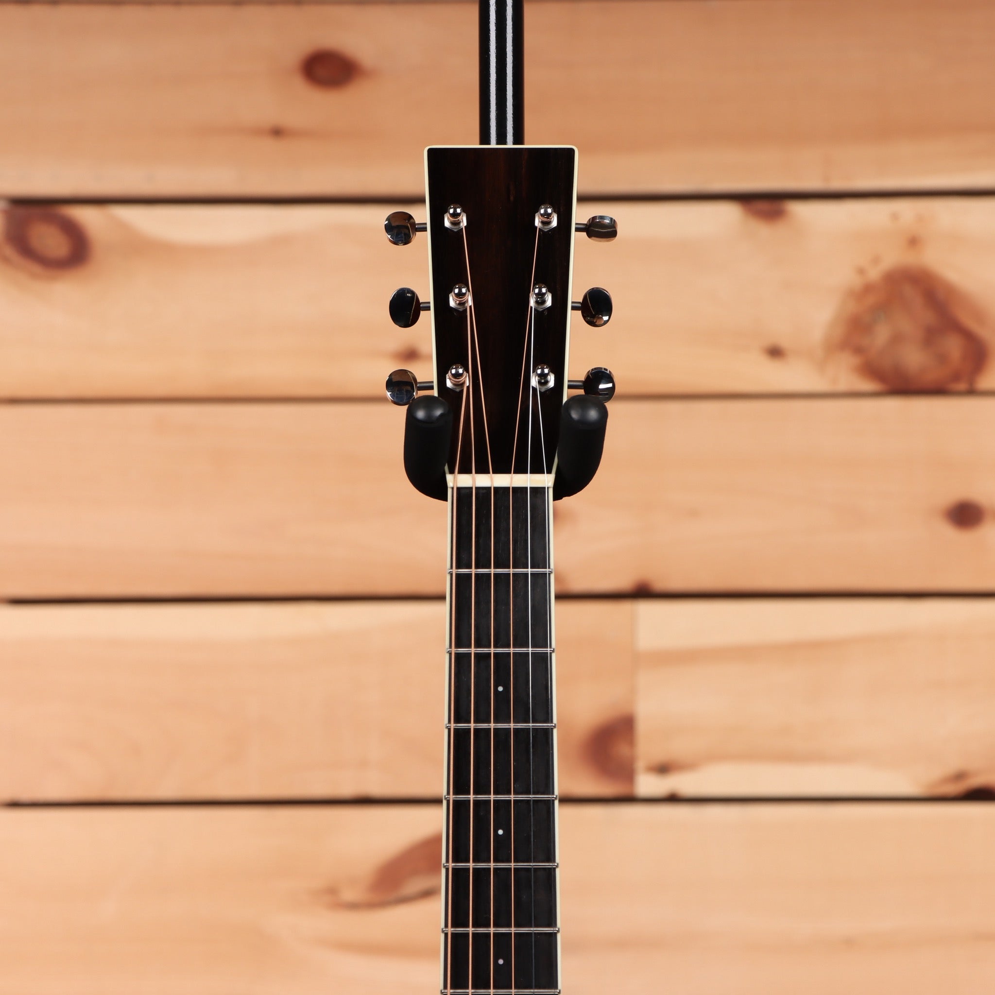 Santa Cruz OM Custom acoustic guitar Buttered Toast Sunburst with rosewood fretboard