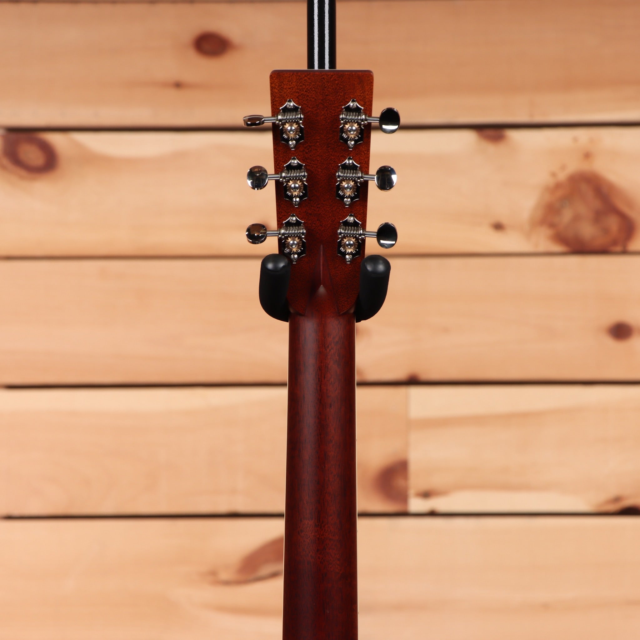 Santa Cruz OM Custom acoustic guitar Buttered Toast Sunburst with chrome tuners