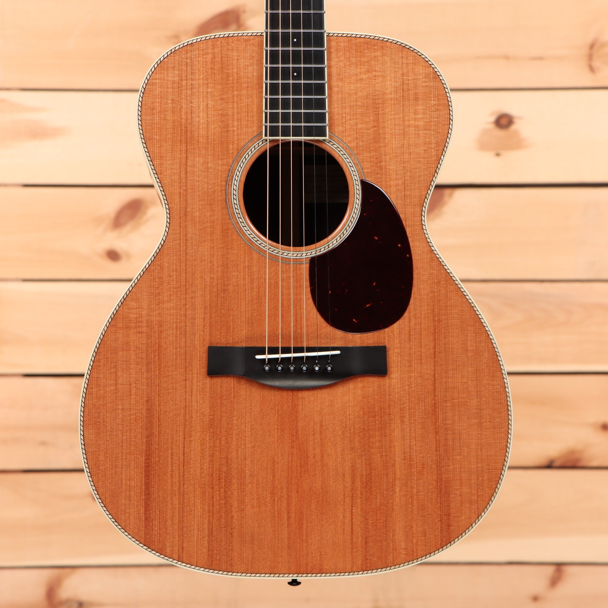 Santa Cruz OM Custom acoustic guitar natural finish with rope binding detail