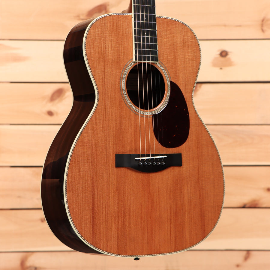 Santa Cruz OM Custom acoustic guitar natural finish with abalone binding and rosewood back