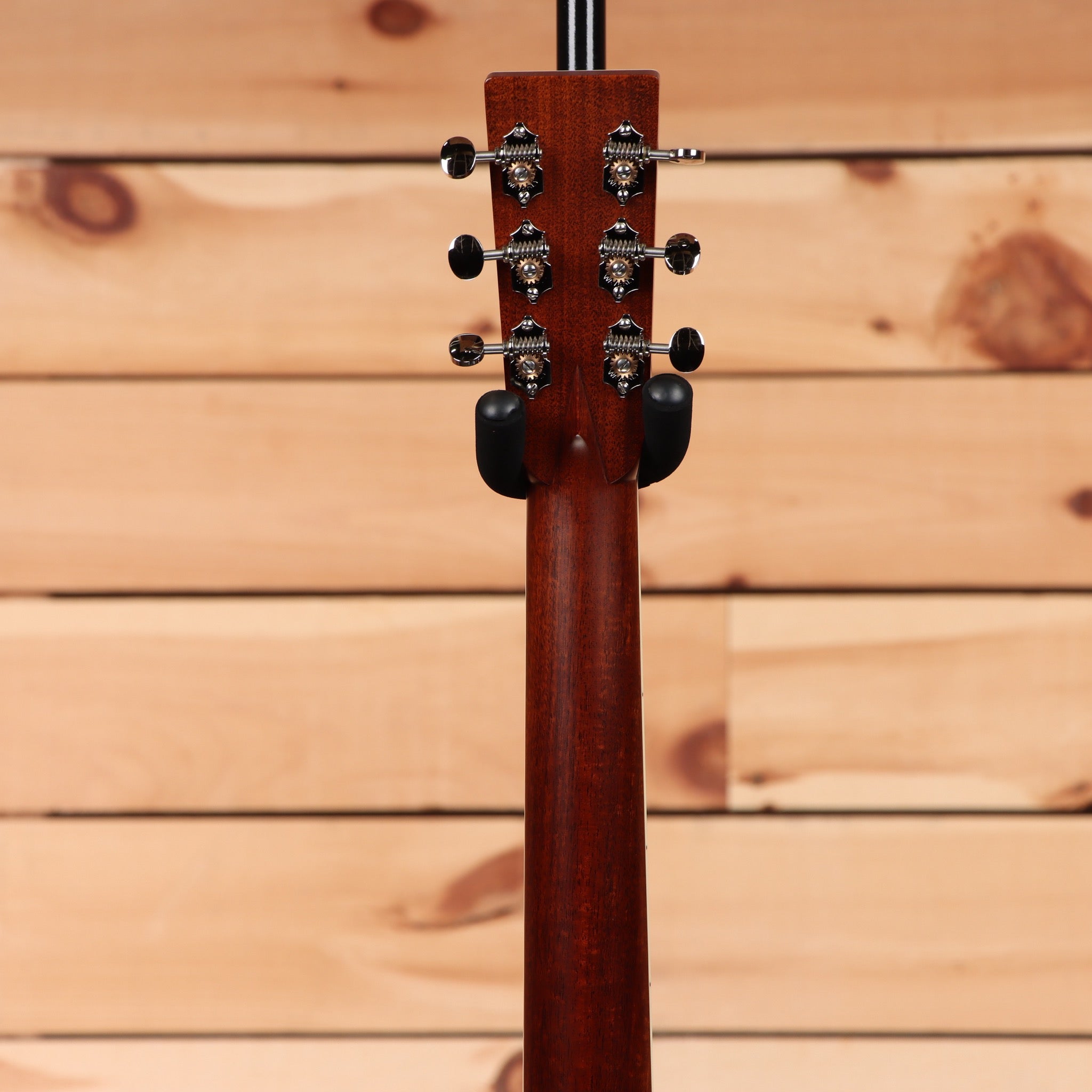 Santa Cruz OM Custom acoustic guitar natural finish with ornate chrome tuning machines
