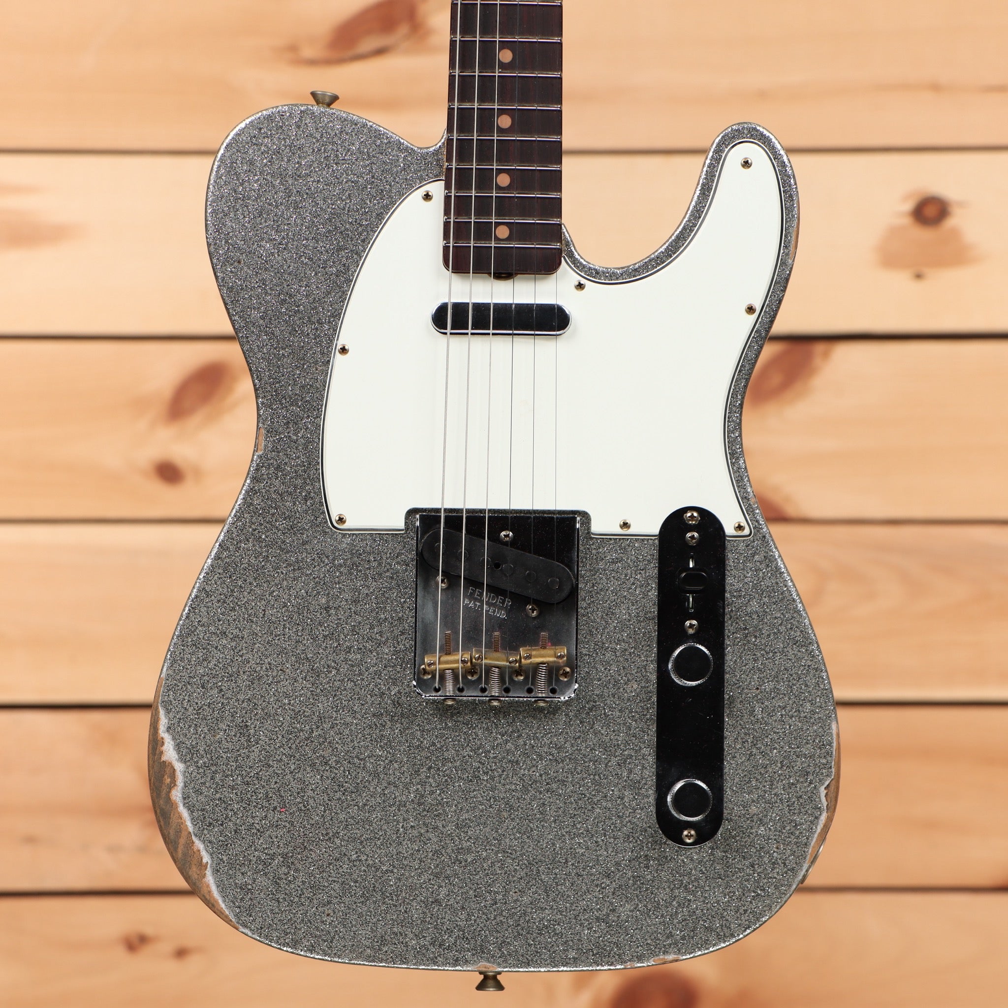 Fender Custom Shop Limited 1961 Telecaster Relic electric guitar Aged Silver Sparkle with single-coil pickups