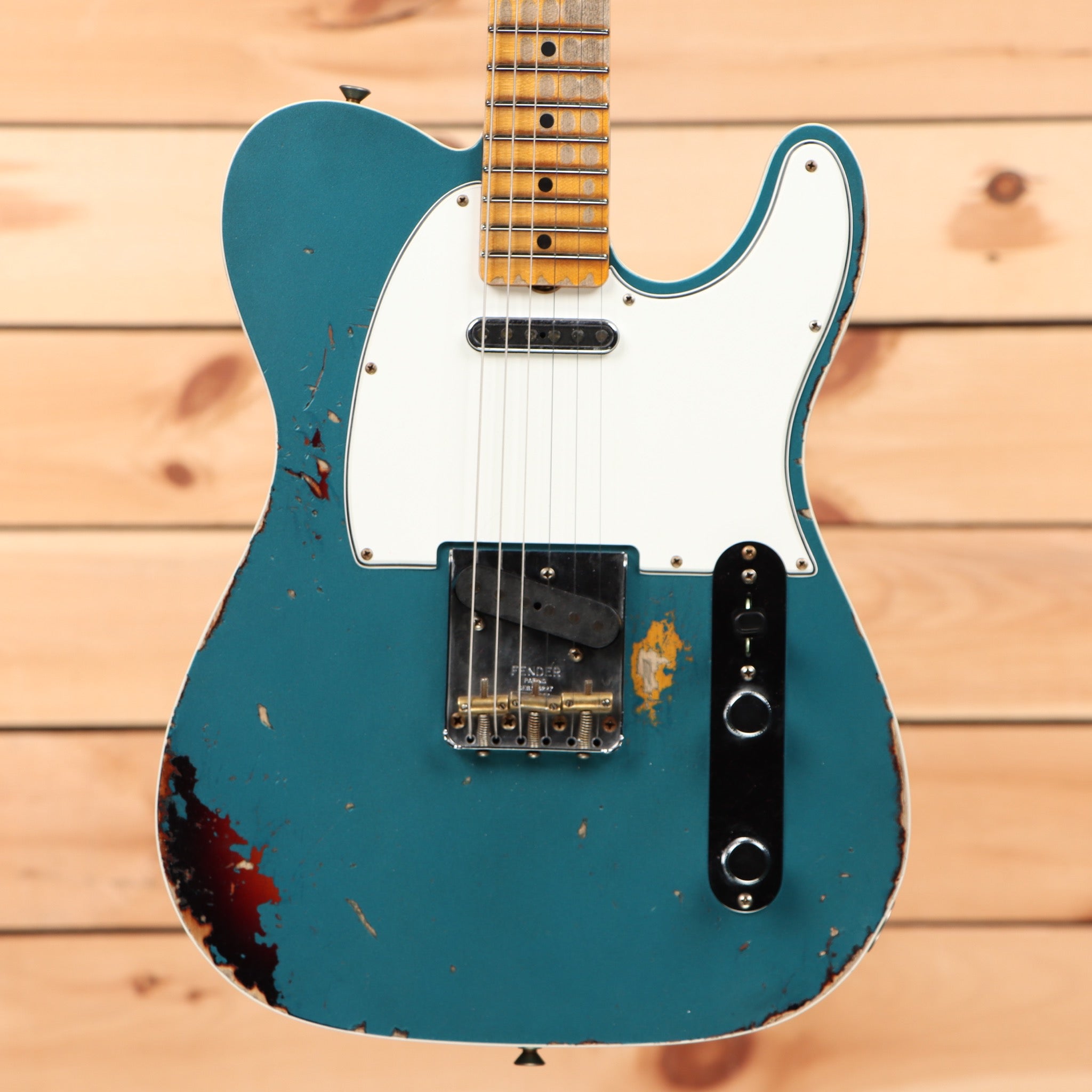 Fender Custom Shop Limited 1965 Telecaster Custom electric guitar Ocean Turquoise heavy relic finish with single-coil pickups