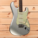 Fender Custom Shop Ltd 1964 Stratocaster Journeyman Relic electric guitar Inca Silver with single-coil pickups