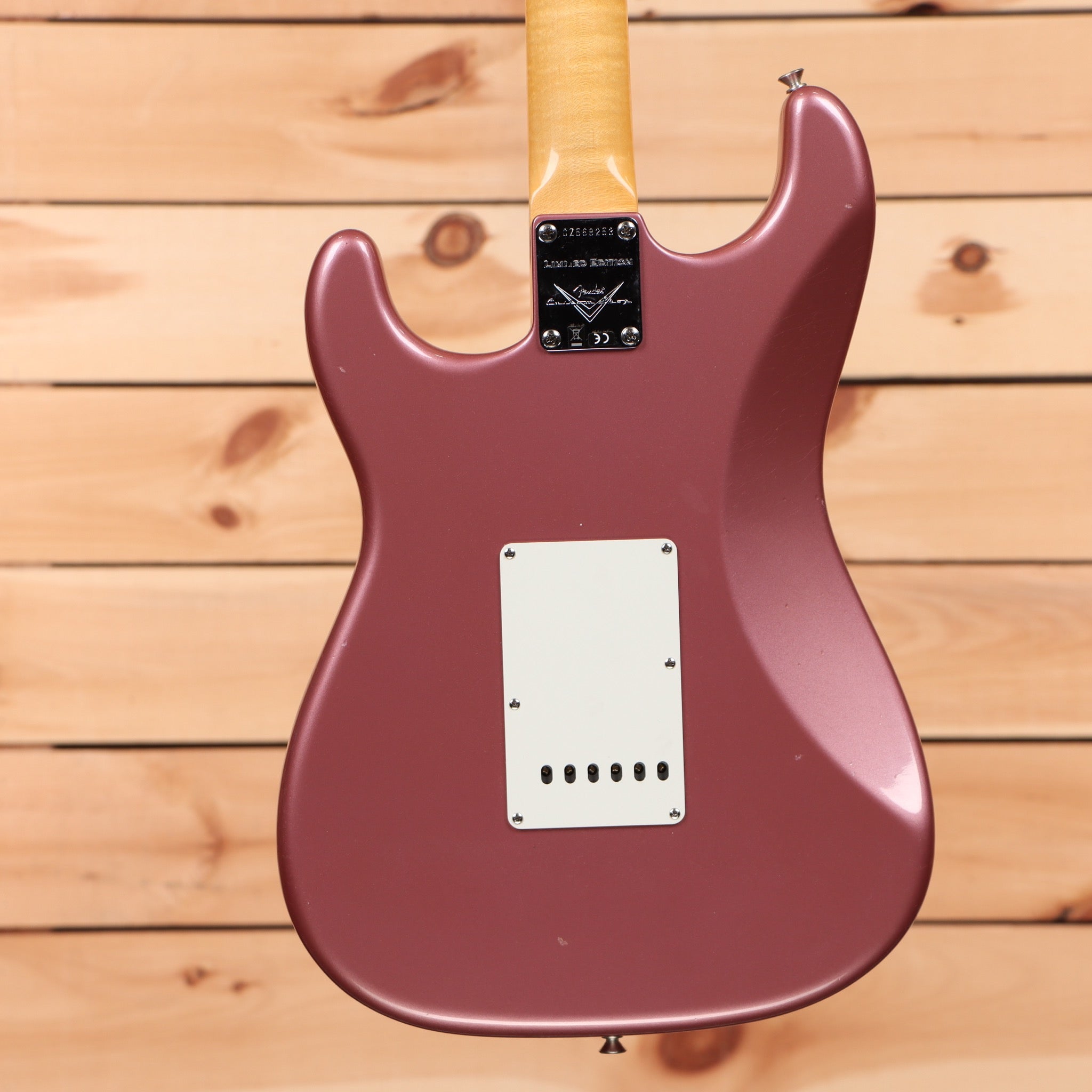 Fender Custom Shop Ltd 1964 Stratocaster Journeyman Closet Classic Relic Burgundy Mist Metallic electric guitar with white pickguard