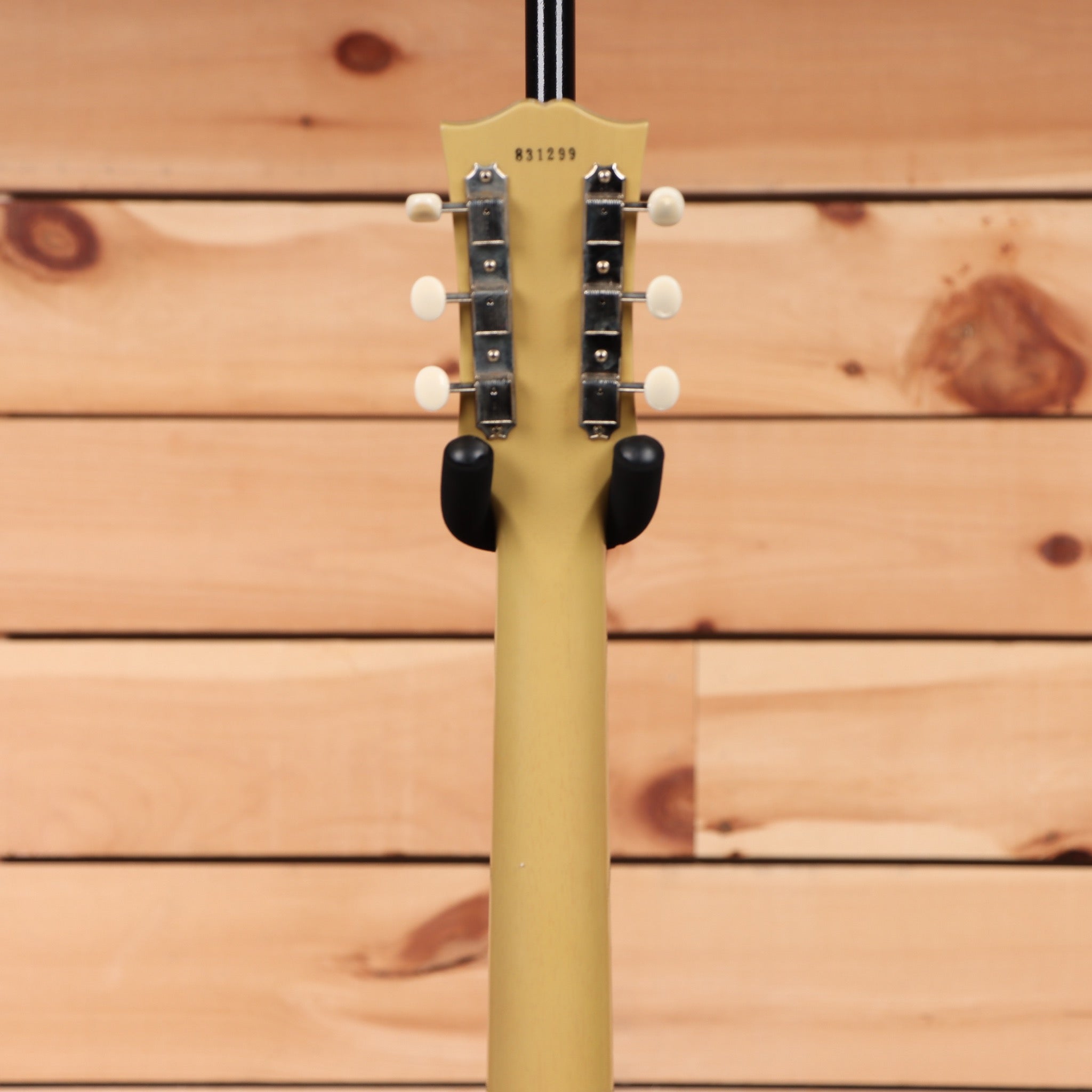 Gibson 1958 Les Paul Junior Double Cut VOS TV Yellow electric guitar with P90 pickup and double cutaway body