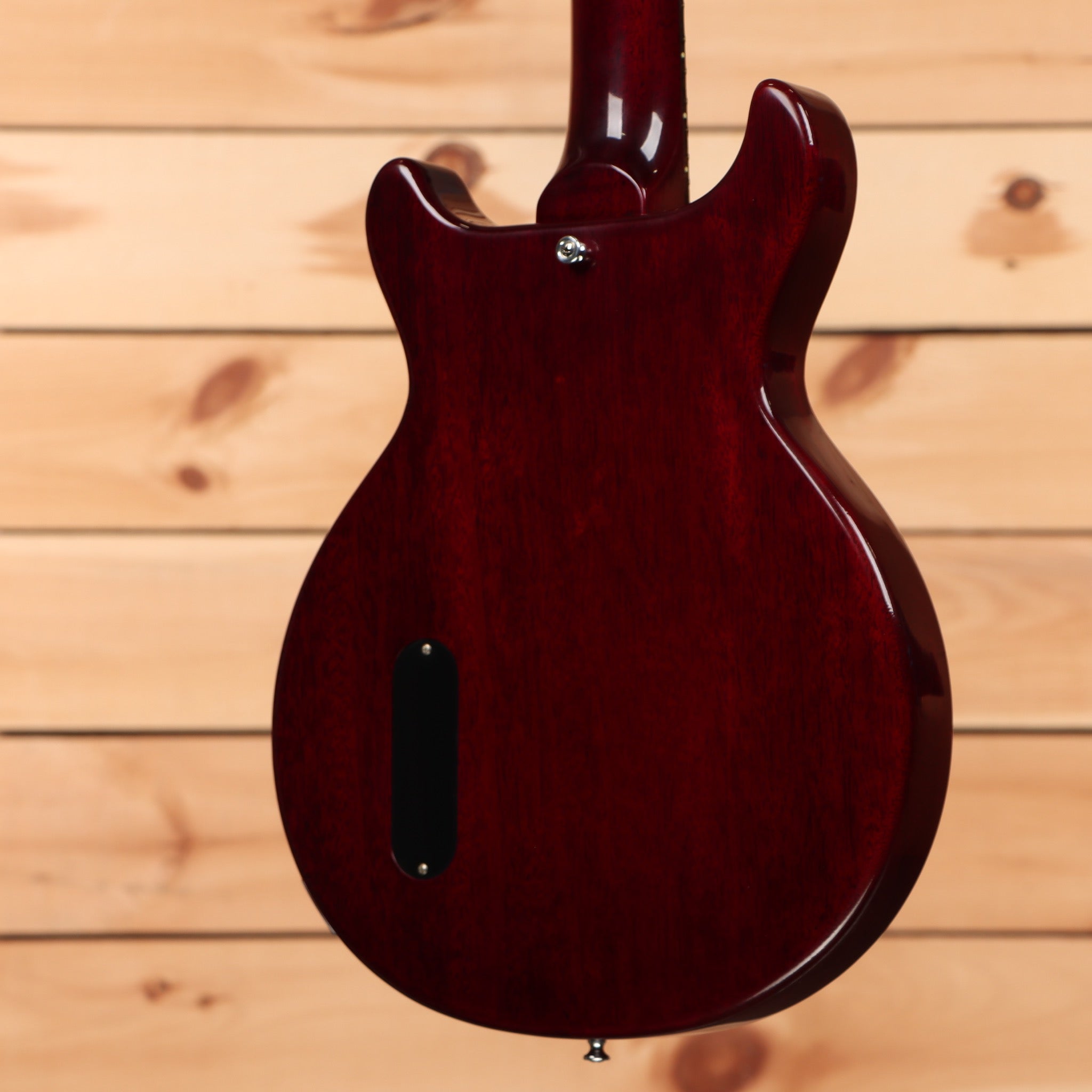 Gibson 1958 Les Paul Junior Double-Cut VOS electric guitar Cherry Red with P90 pickup and semi-hollow body cutaway design