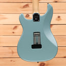 Paul Reed Smith Silver Sky electric guitar Polar Blue rosewood fretboard with tremolo bridge