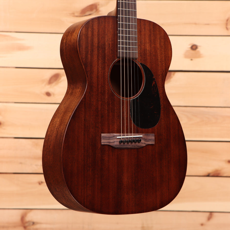Martin 00-15M concert acoustic guitar natural finish with mahogany back and sides
