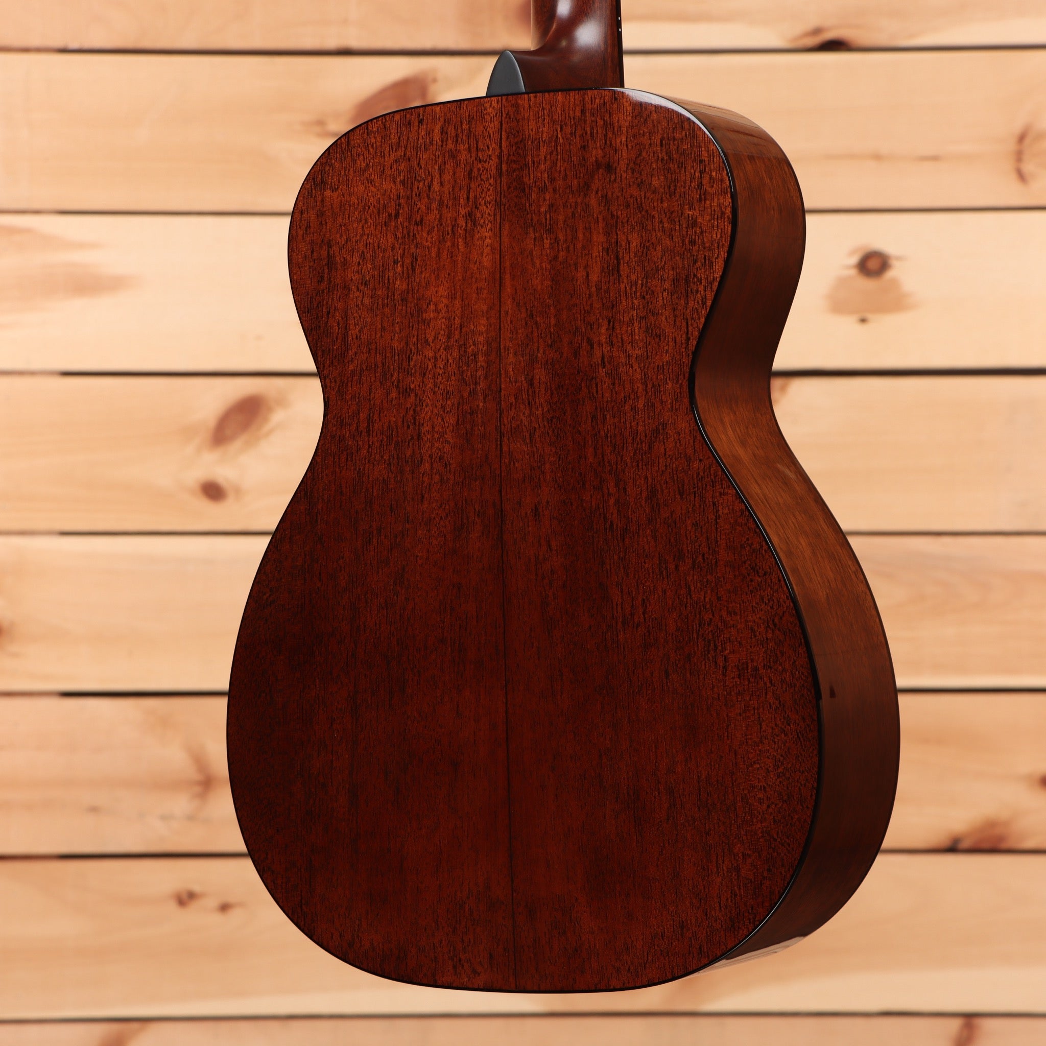 Martin 0018 dreadnought acoustic guitar natural finish with mahogany back and sides