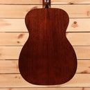 Martin 00-18 dreadnought acoustic guitar natural finish with solid wood construction