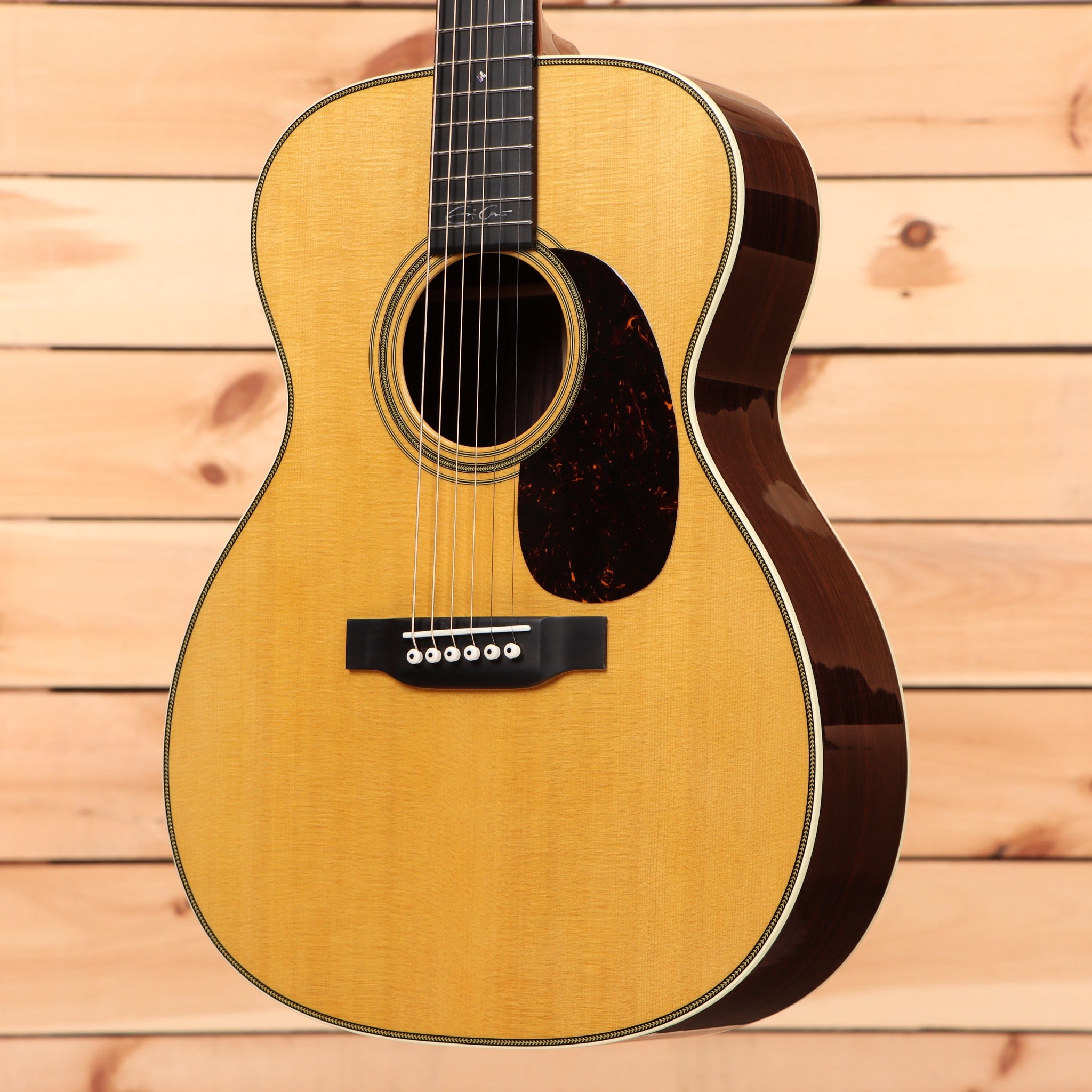 Martin 00-28EC dreadnought acoustic guitar natural finish with tortoiseshell pickguard