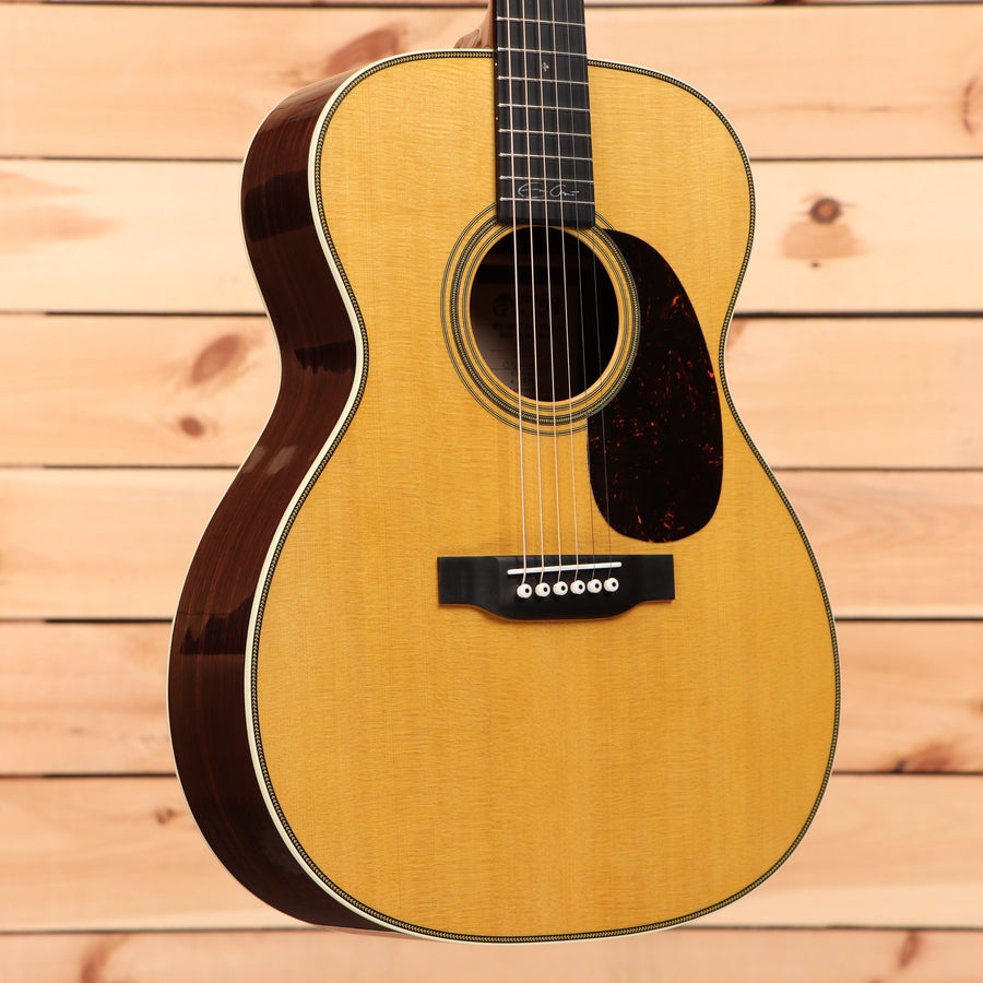 Martin 00-28EC dreadnought acoustic guitar natural finish with tortoiseshell pickguard