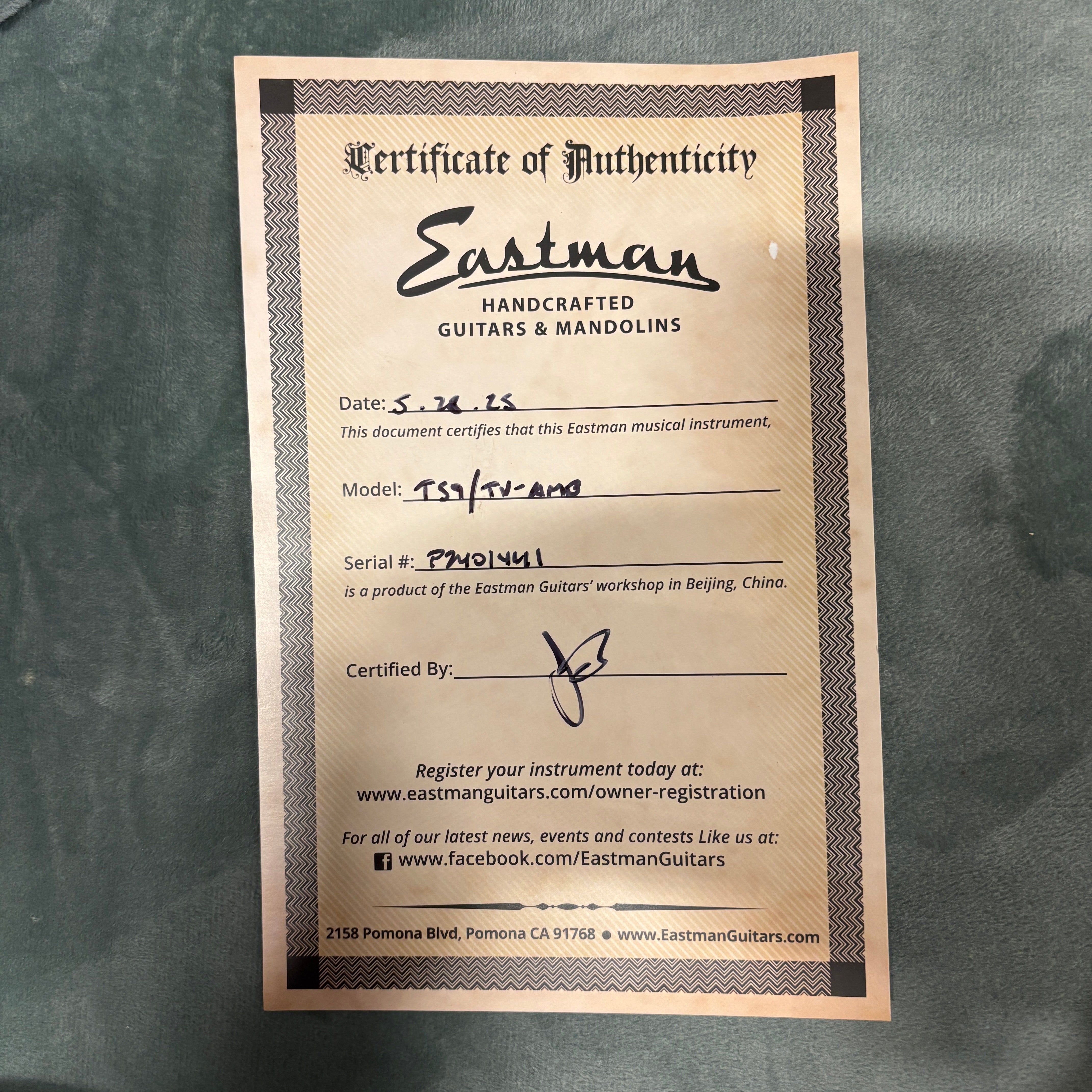 Eastman T59-TV vintage amber semi-hollow electric guitar with Certificate of Authenticity