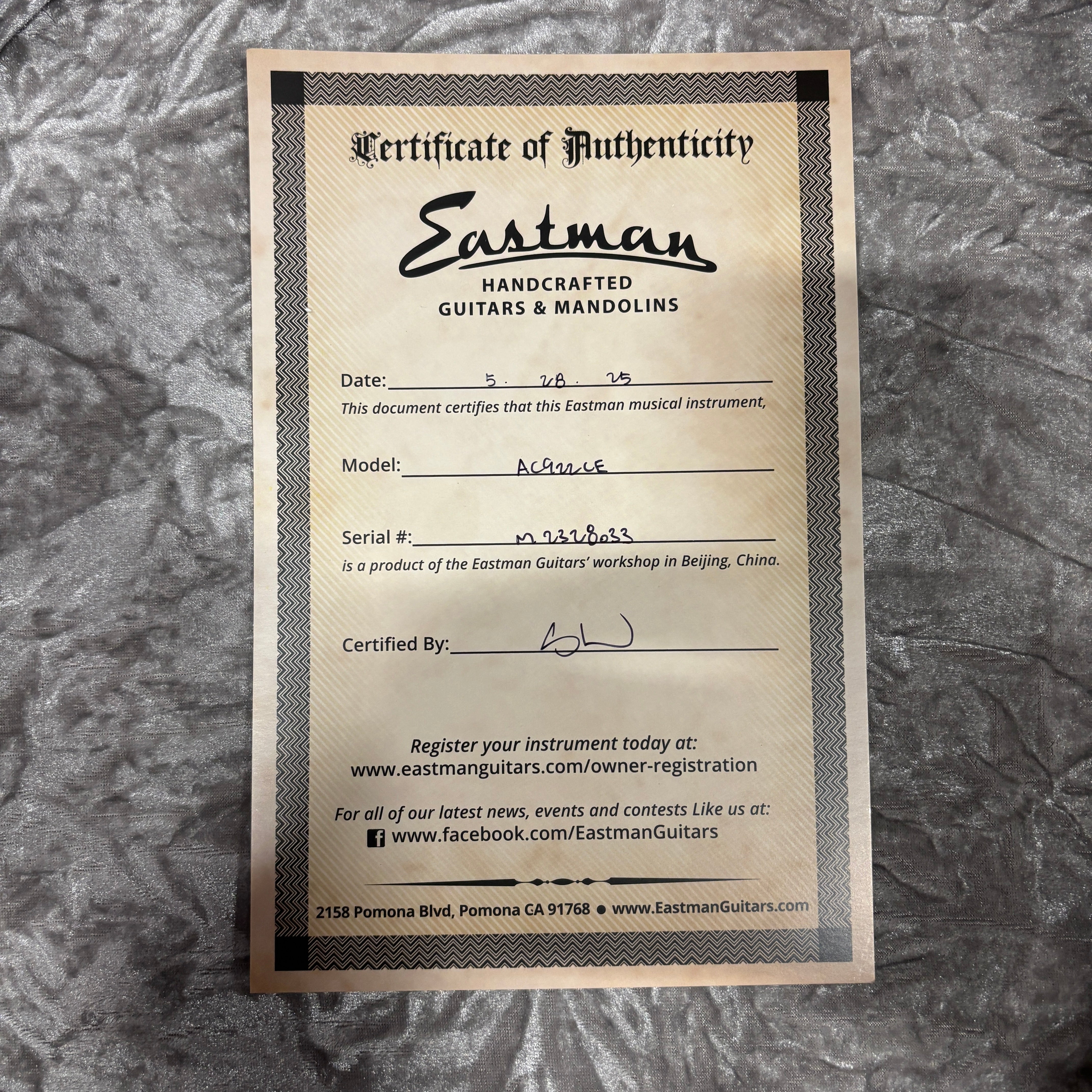 Eastman AC922CE acoustic guitar natural finish with certificate of authenticity