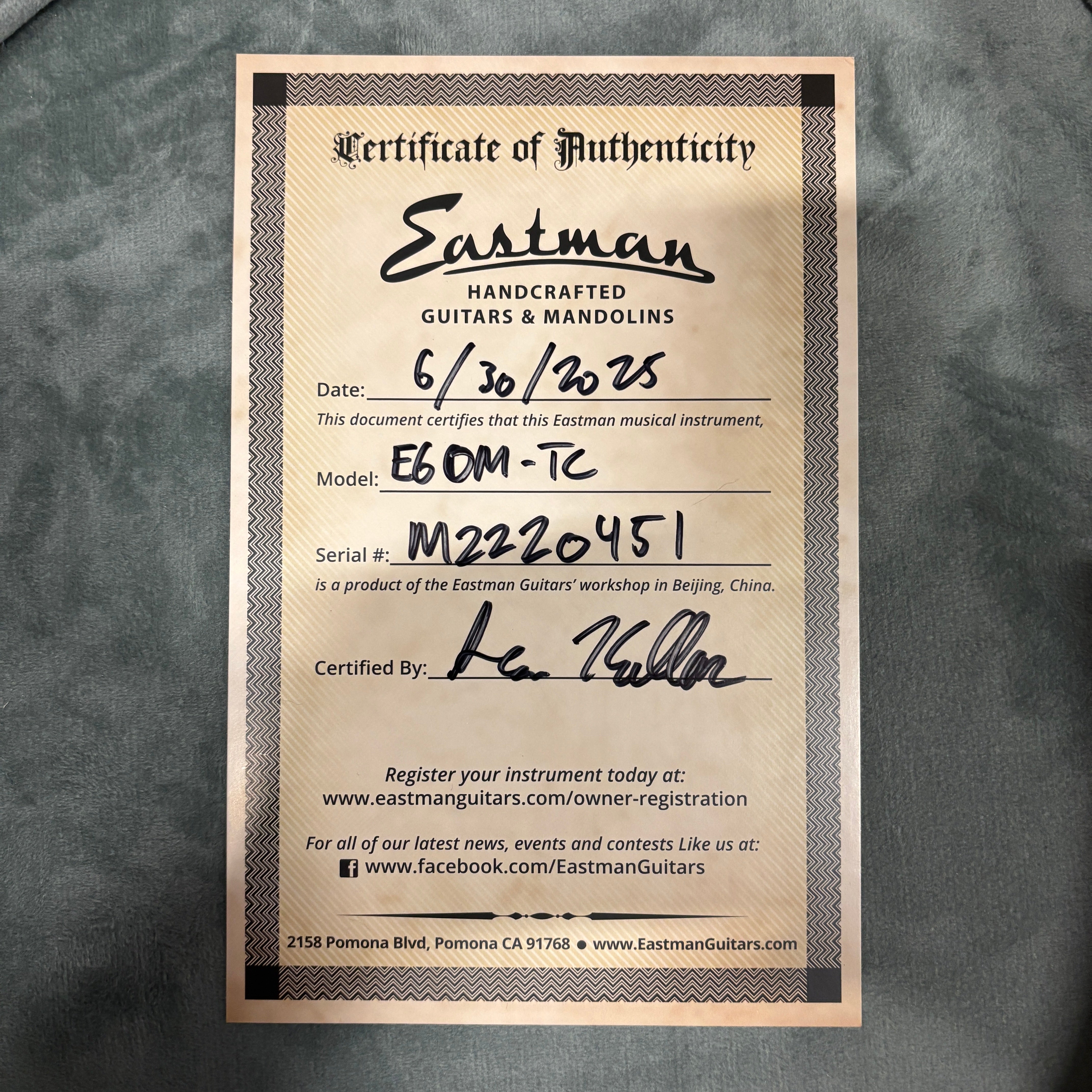 Eastman E6OM-TC handcrafted mandolin natural finish with certificate of authenticity