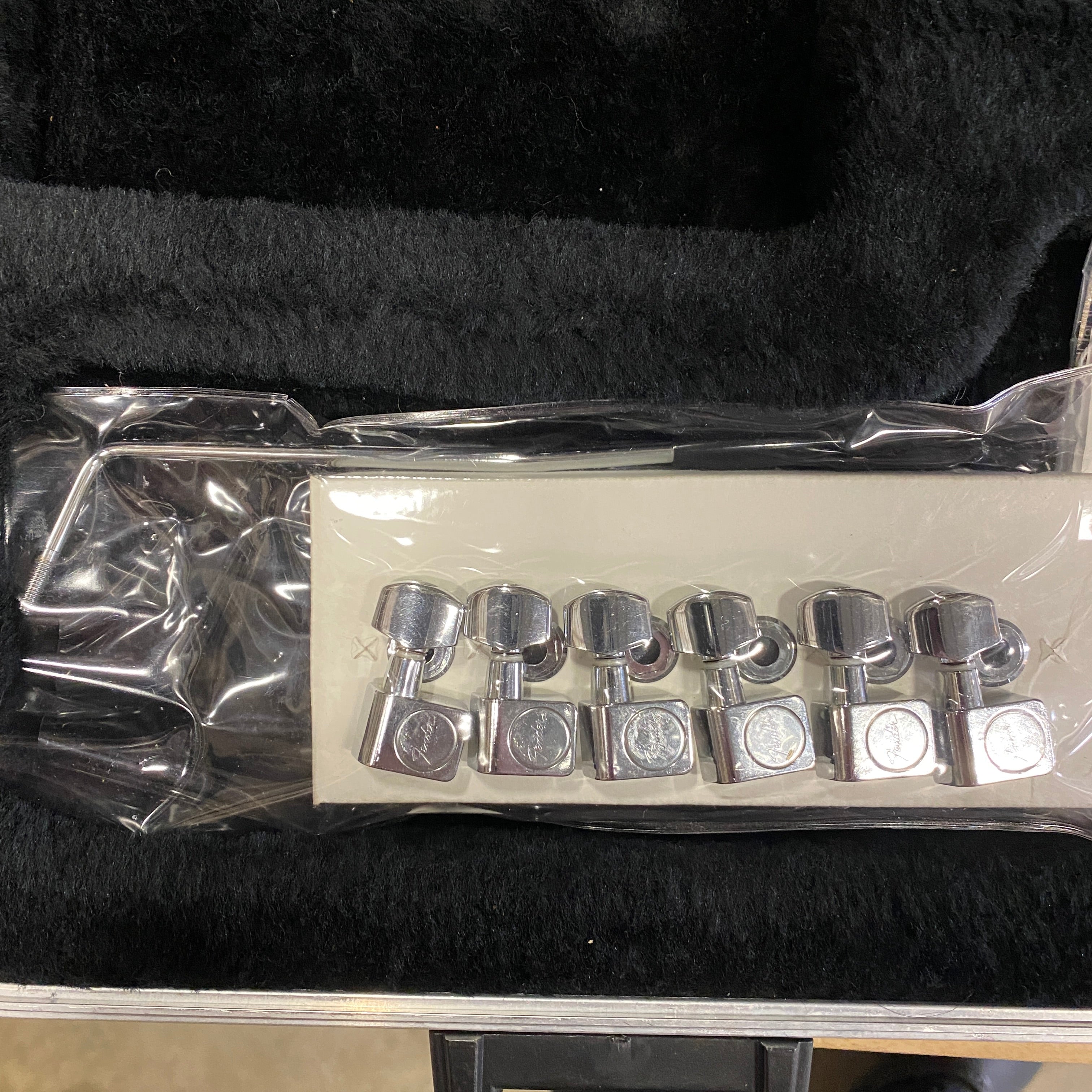 Fender American Stratocaster - Olympic White – Righteous Guitars Olympic white fender stratocaster