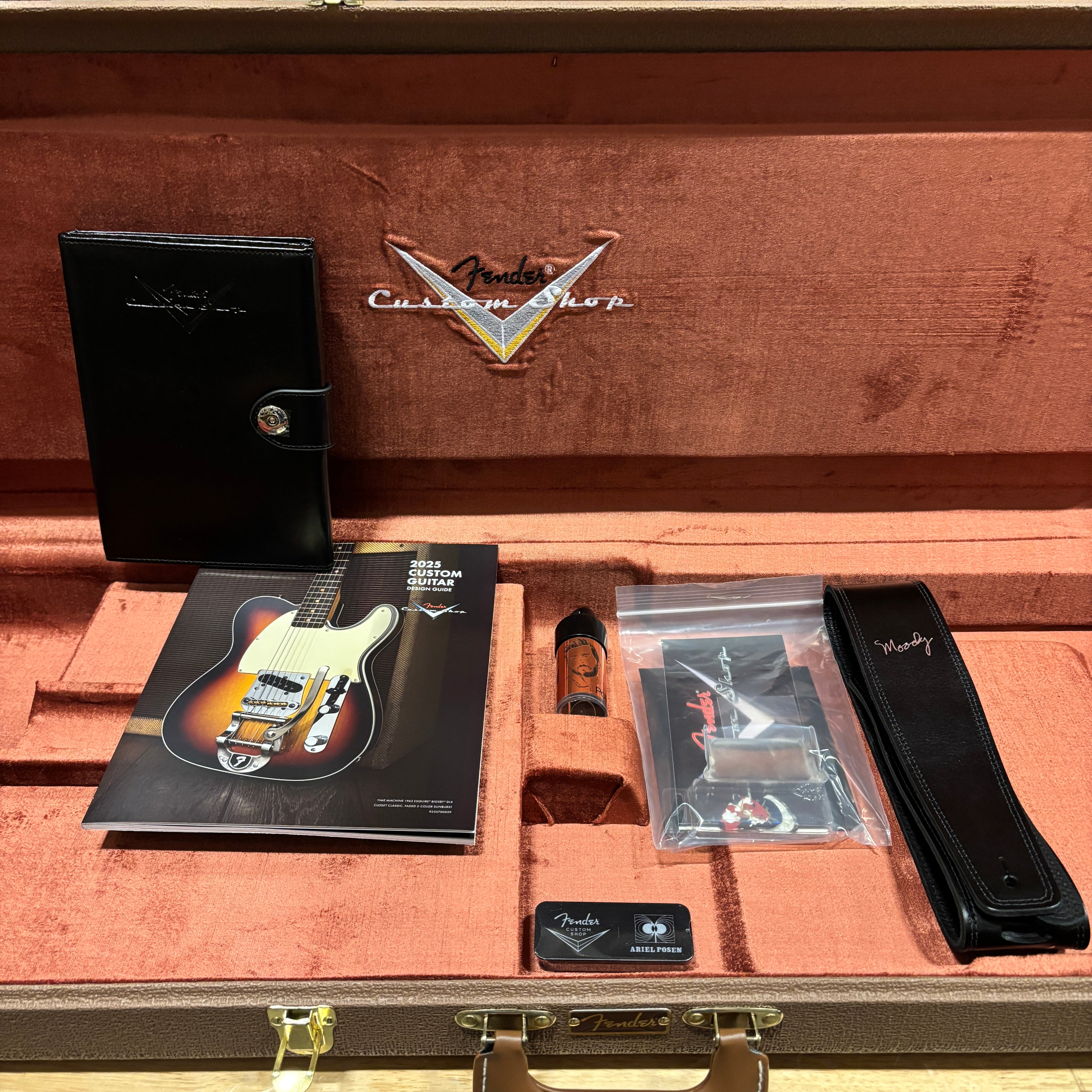 Fender Custom Shop Ariel Posen Stratocaster Journeyman electric guitar Faded Lake Placid Blue with sunburst finish and single-coil pickups