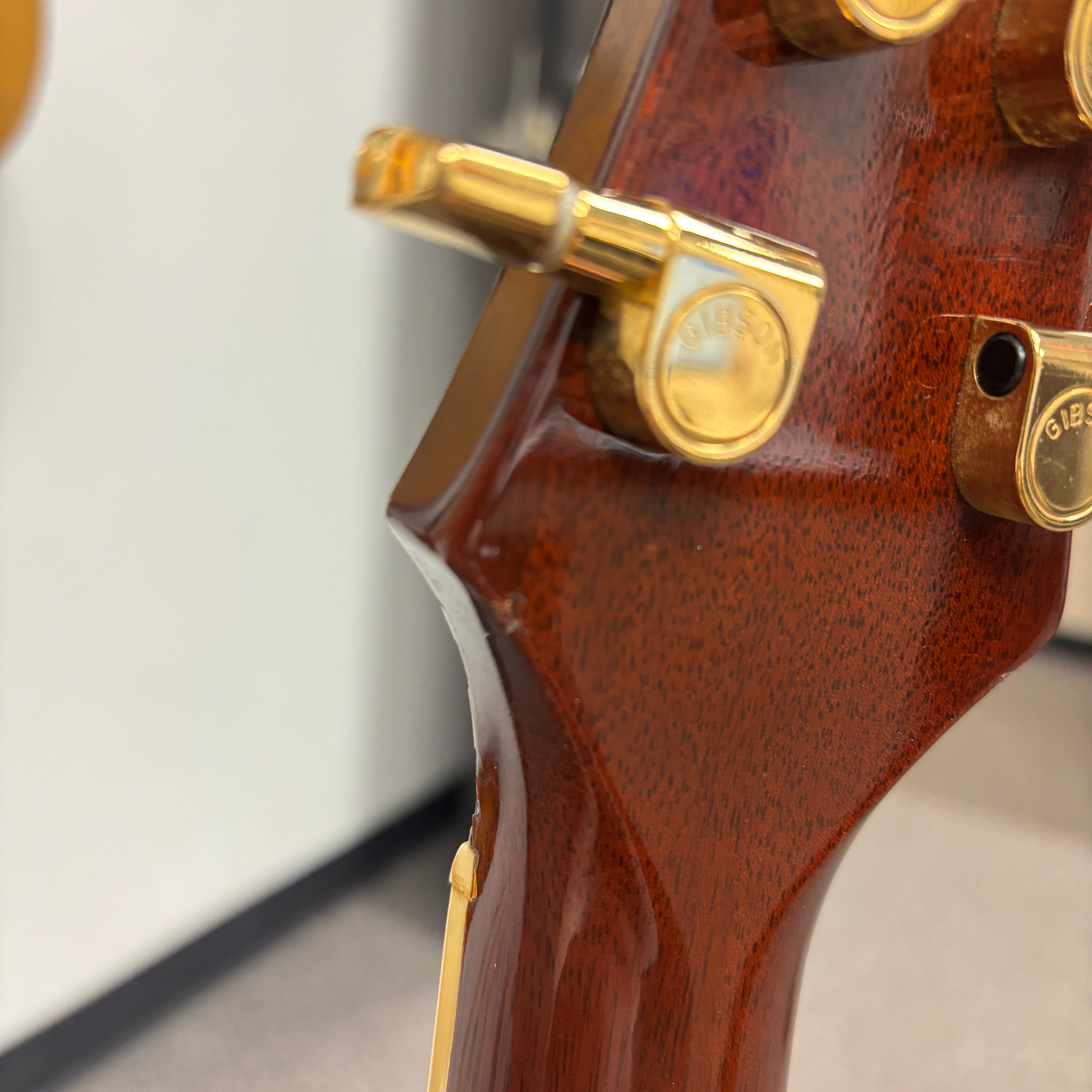 Gibson ES-346 semi-hollow electric guitar Gingerburst with gold hardware and vintage tuners