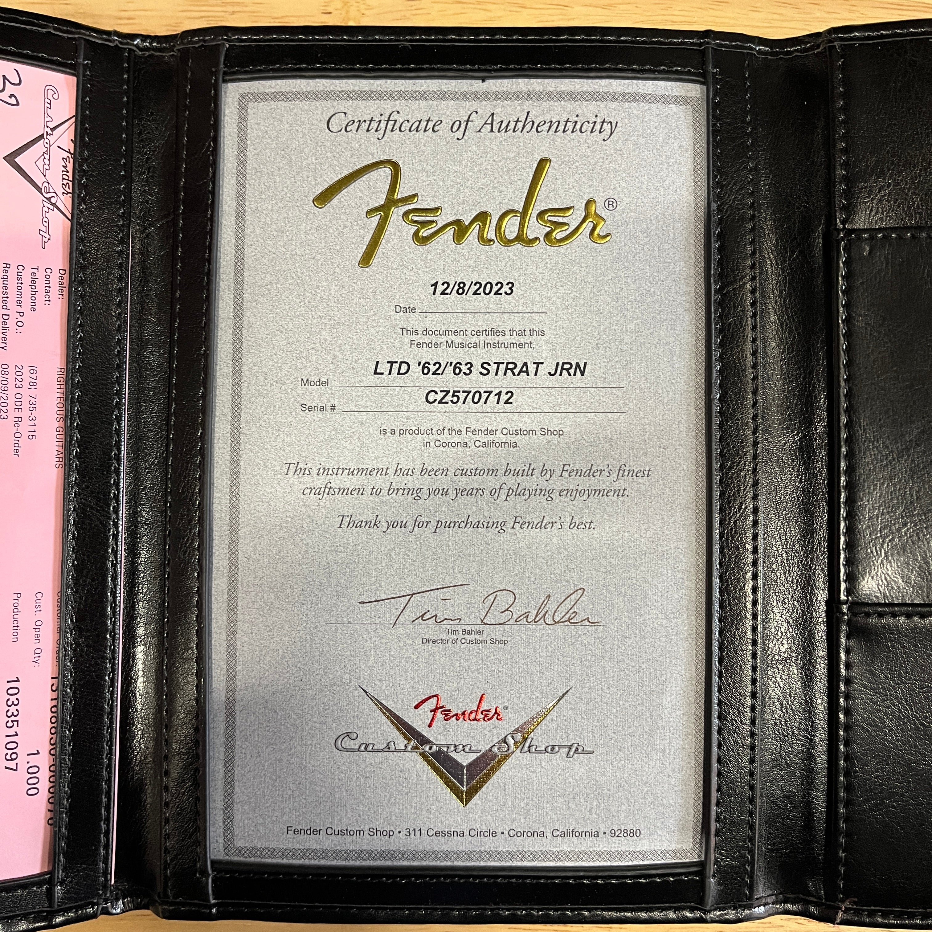 Fender Custom Shop Limited 1962-1963 Stratocaster Journeyman Relic electric guitar 3-color sunburst with certificate of authenticity