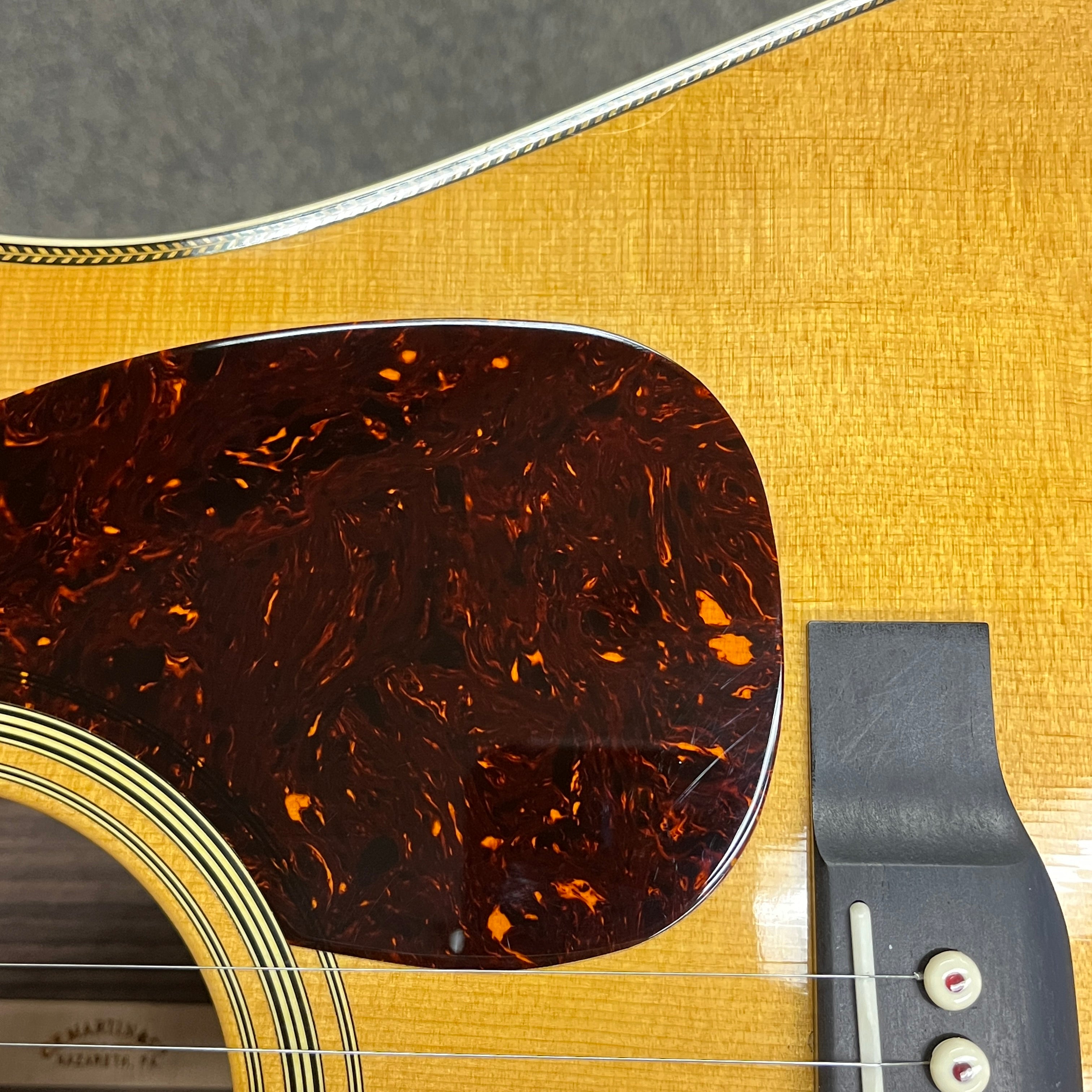 Pre-owned Martin HD28 dreadnought acoustic guitar natural finish with tortoiseshell pickguard