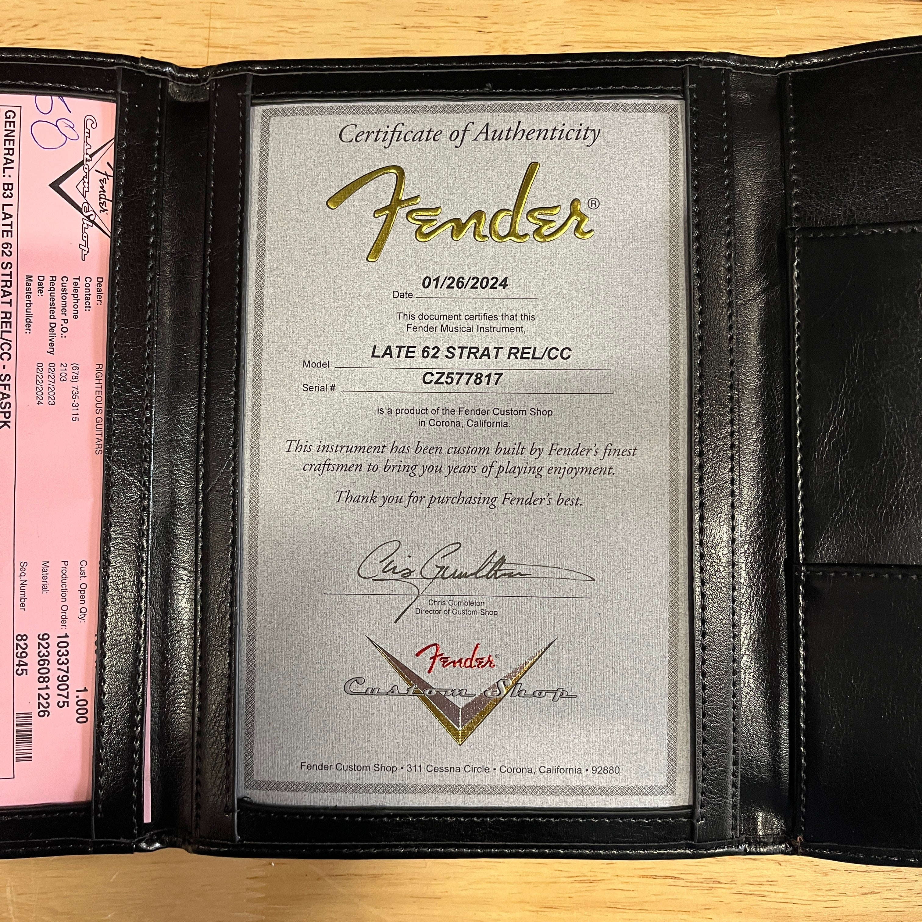 Fender Custom Shop Late 1962 Stratocaster Relic electric guitar Super Faded Aged Shell Pink with single-coil pickups