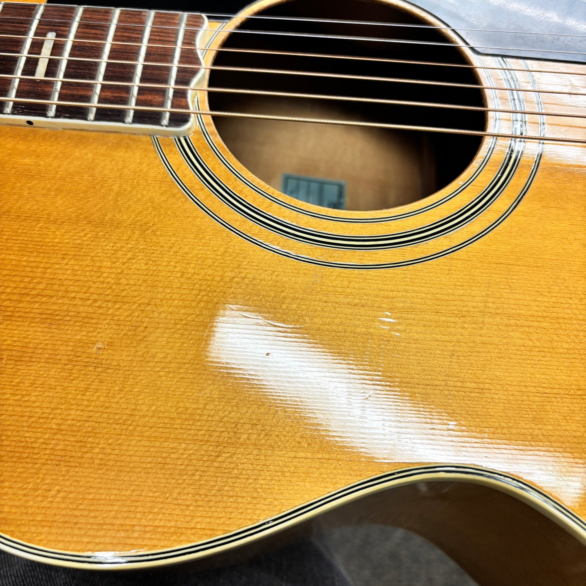 Epiphone FT-570BL acoustic guitar Natural finish with spruce top, multi-ring rosette, and body binding