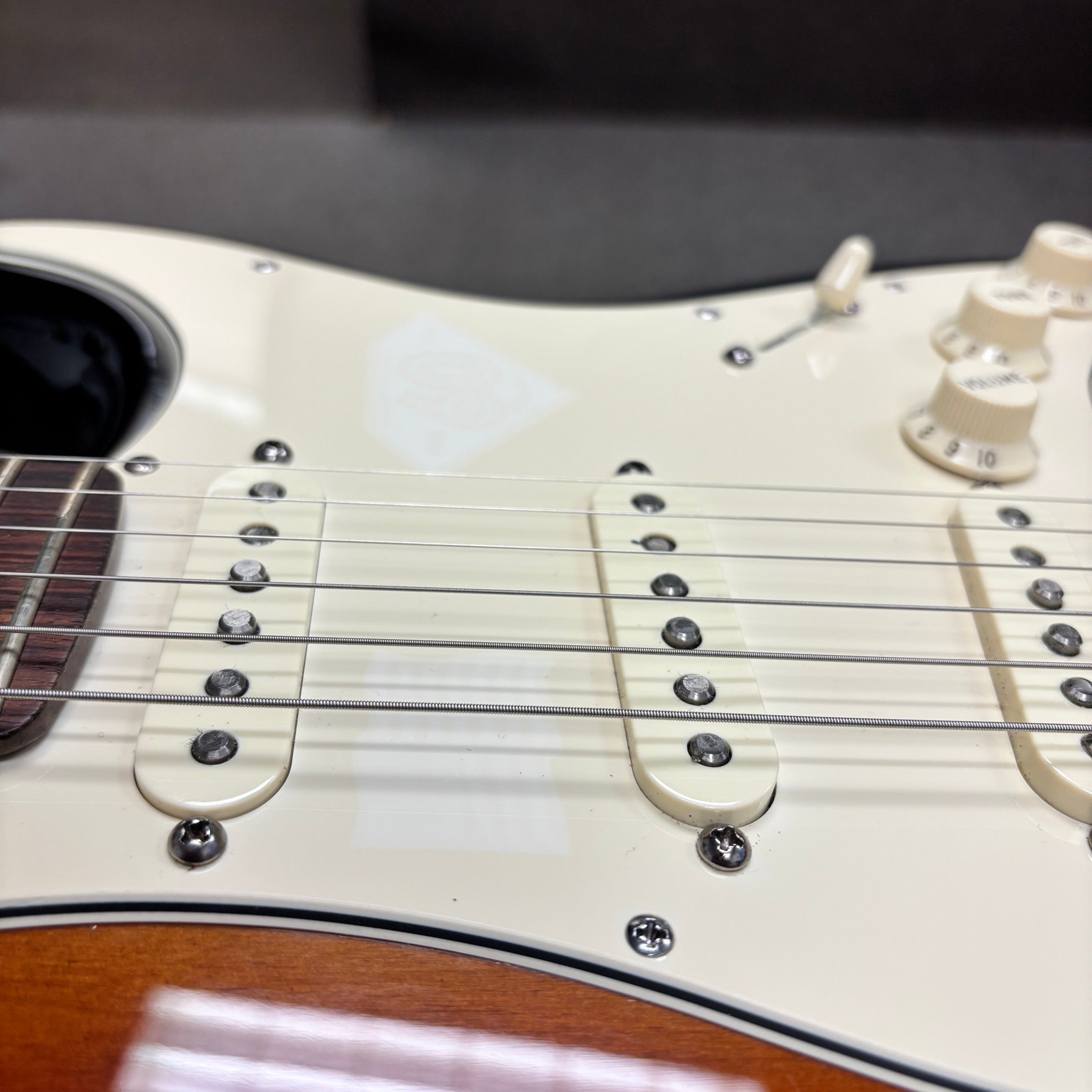 Fender Limited 60th Anniversary Stratocaster electric guitar 3-Color Sunburst with three single-coil pickups