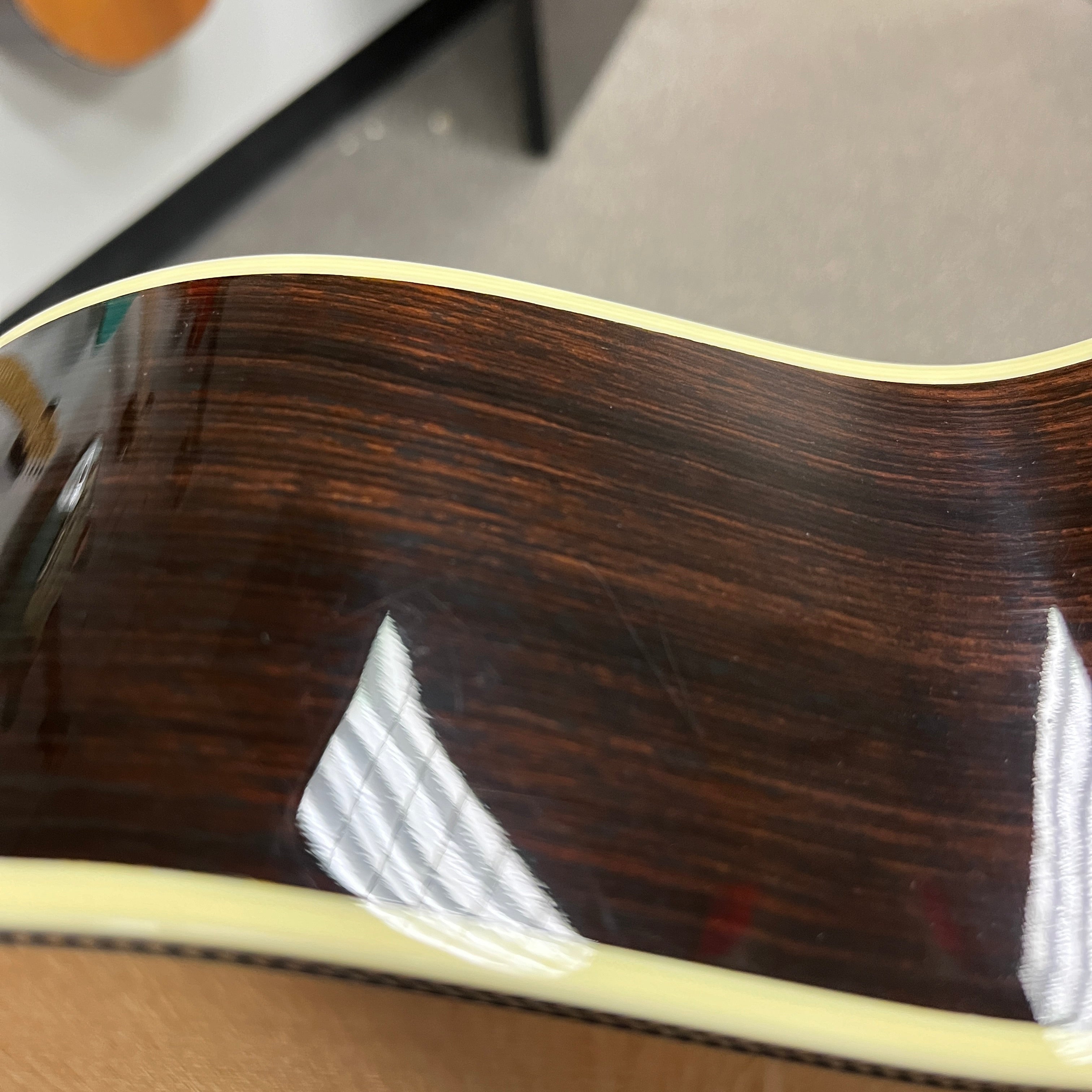 Pre-owned Santa Cruz OM natural acoustic guitar with rosewood back and sides