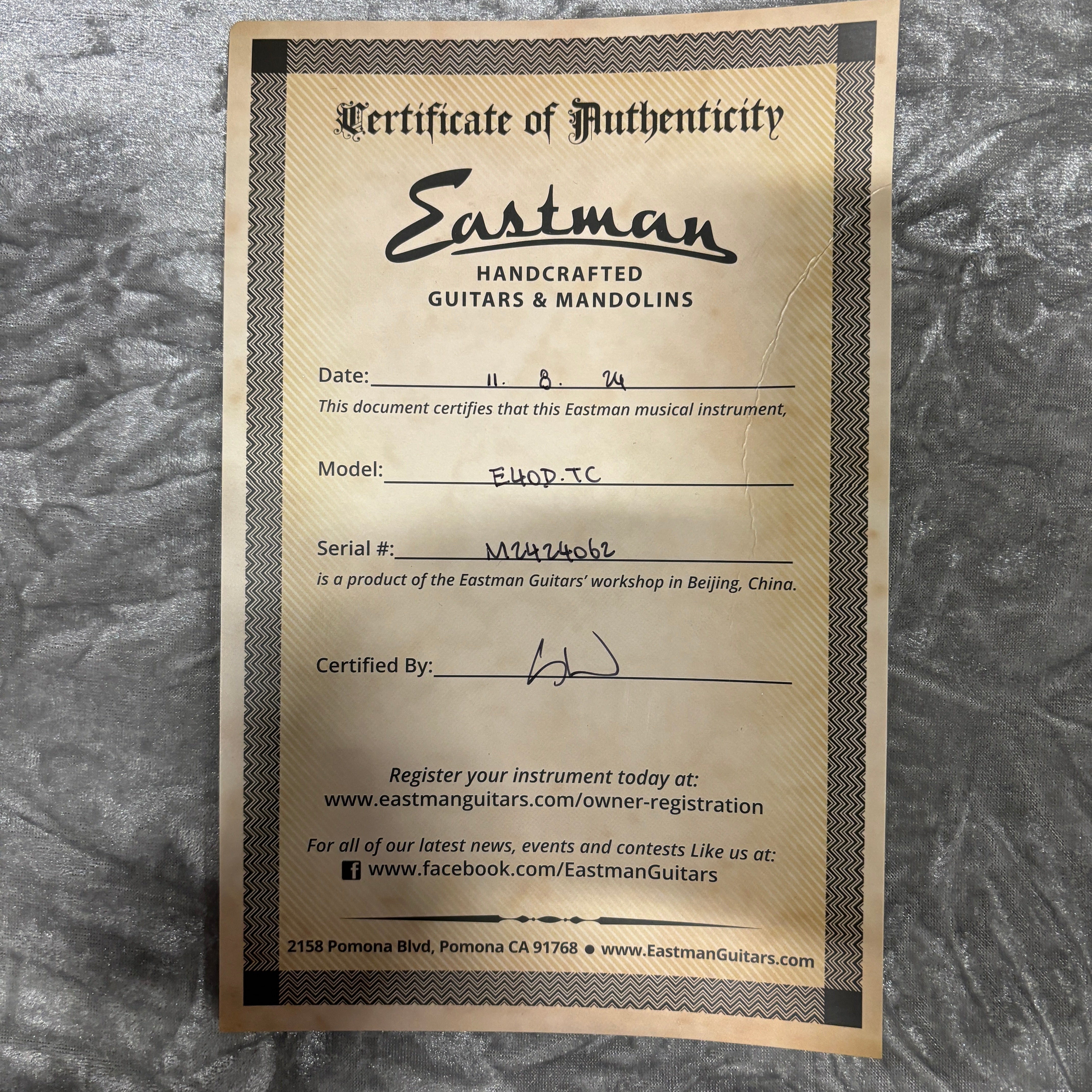 Eastman E40DTC Thermocure acoustic guitar natural finish with certificate of authenticity