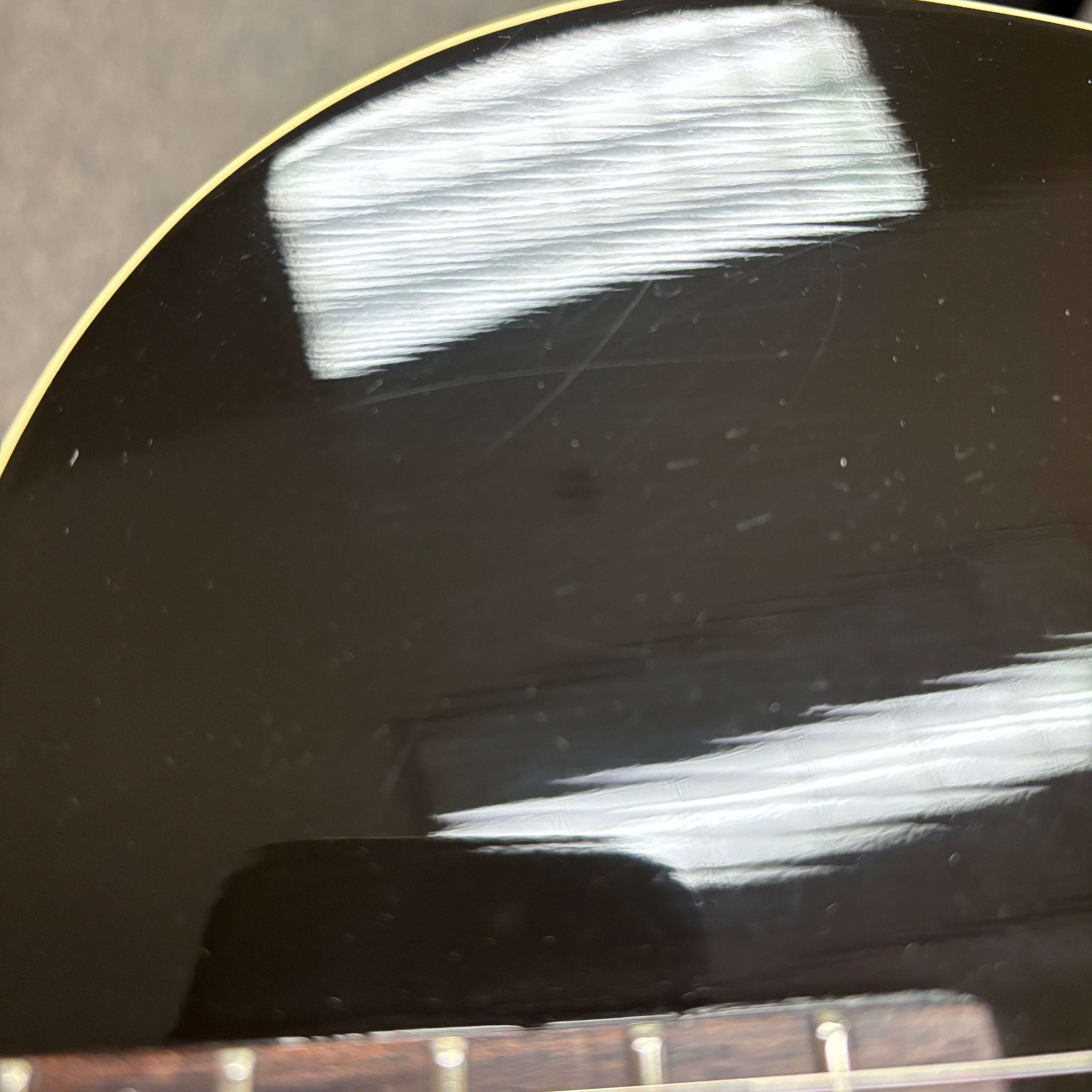 Pre-owned Gibson L-00 acoustic guitar vintage sunburst with mahogany body and rosewood fretboard