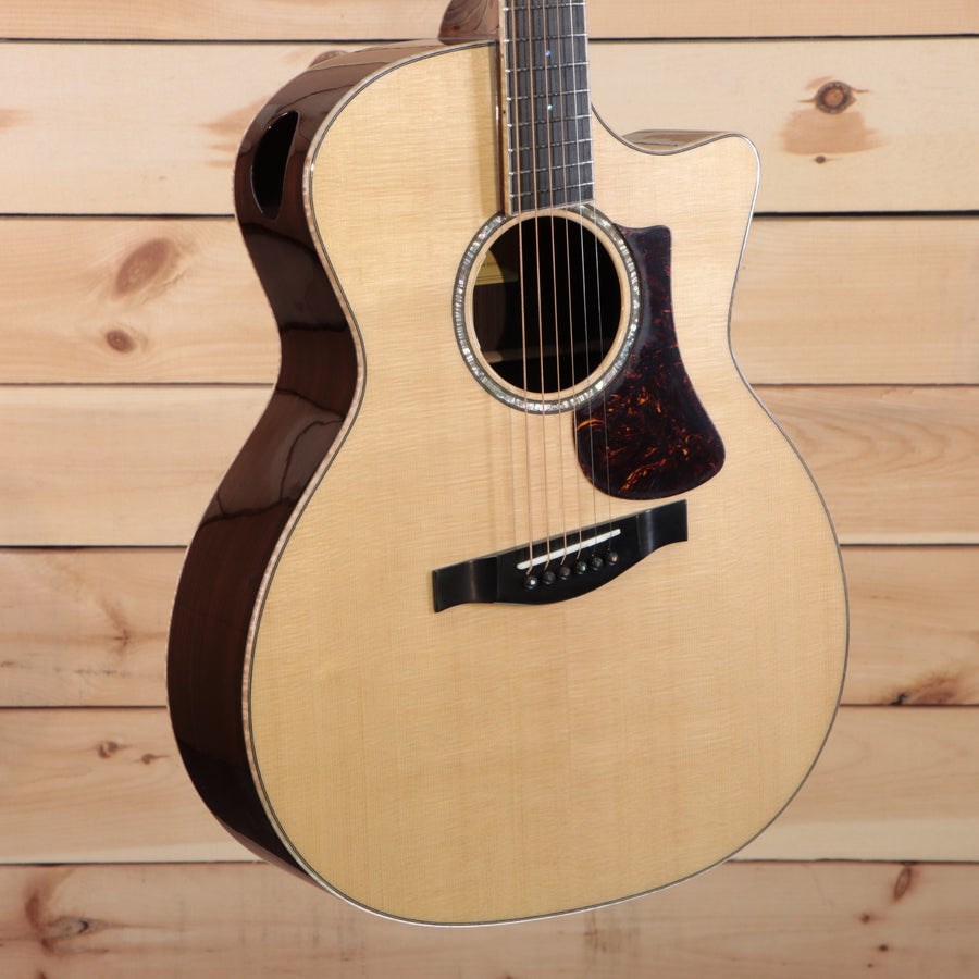 Eastman AC822CEFF acoustic guitar natural finish with venetian cutaway and tortoiseshell pickguard