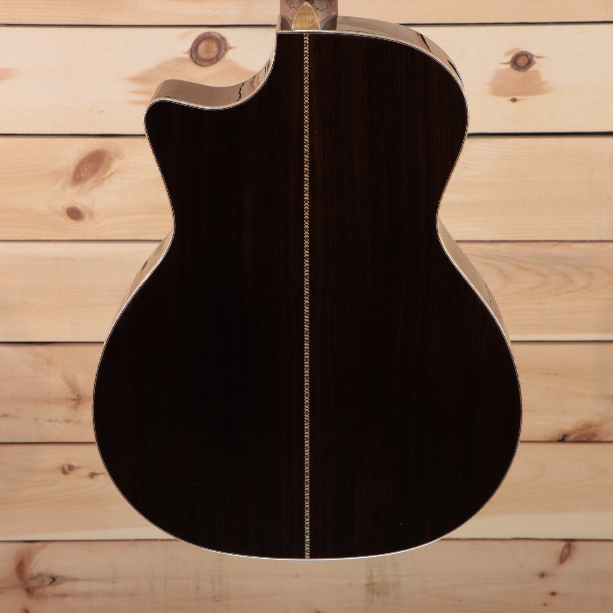 Eastman AC822CEFF acoustic guitar natural finish with diamond inlay center stripe
